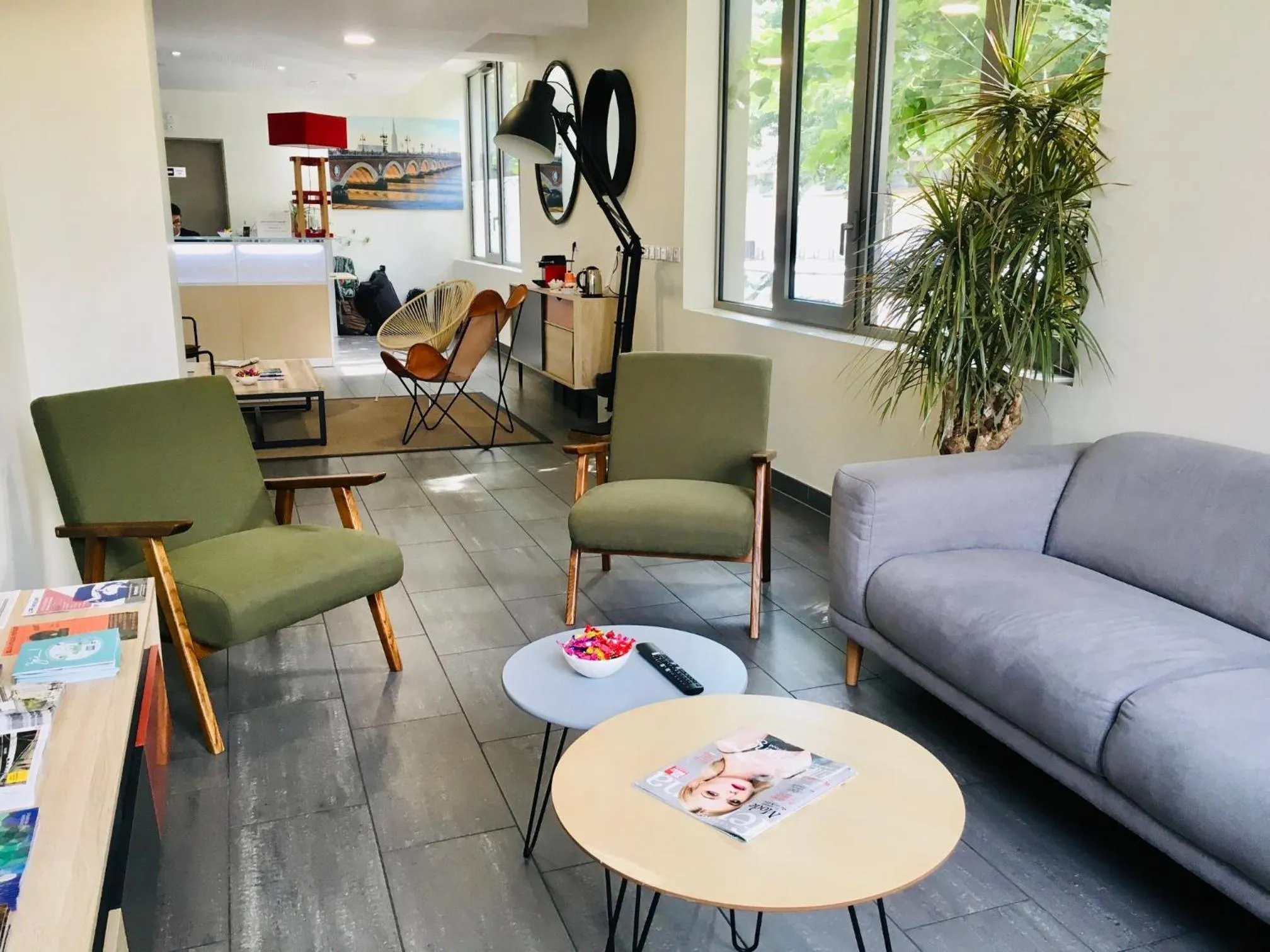 Lobby or reception in All Suites Appart Hôtel - Bordeaux Centre Gare