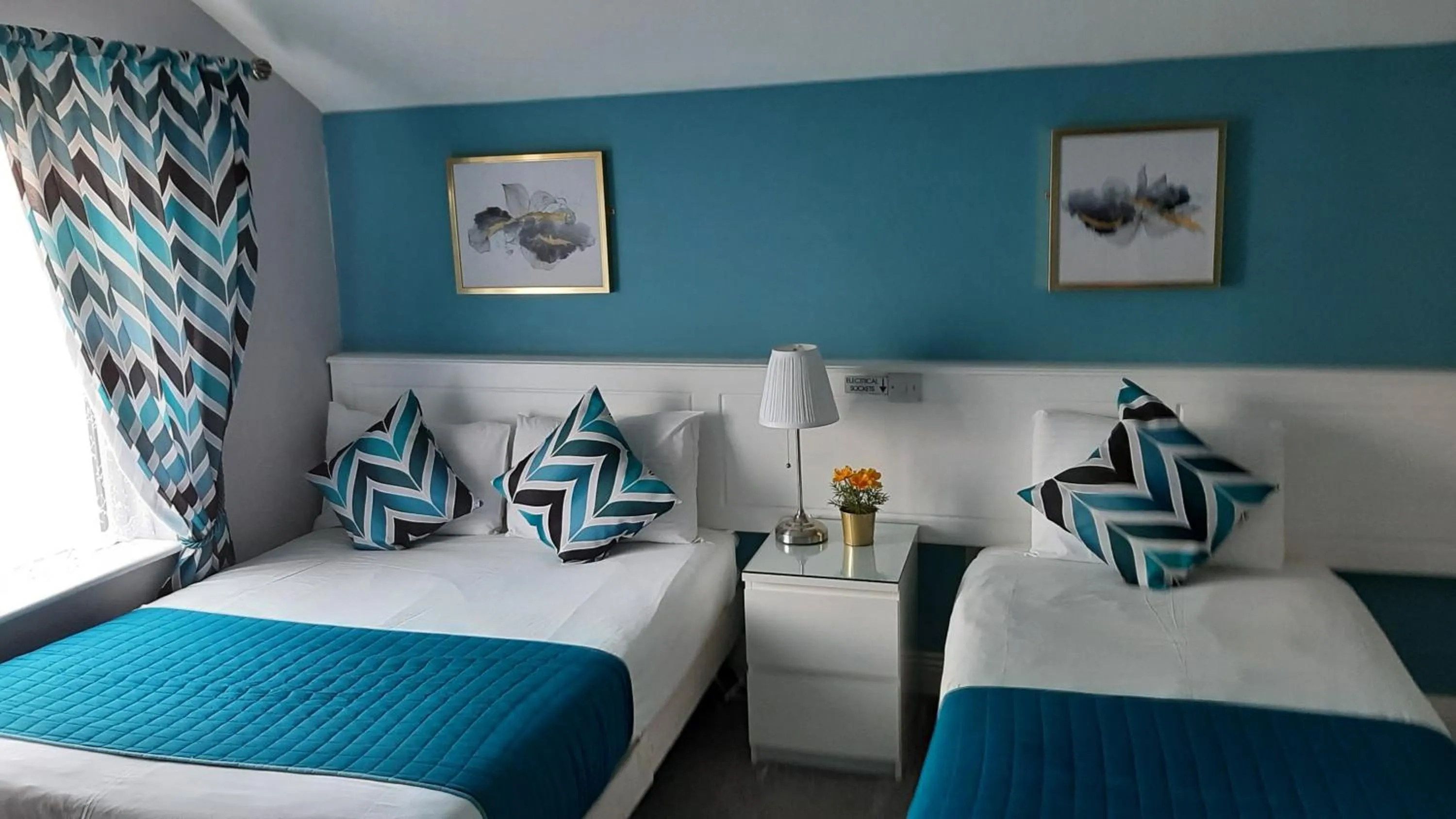 Bedroom, Bed in The 'Rafter's Gastropub