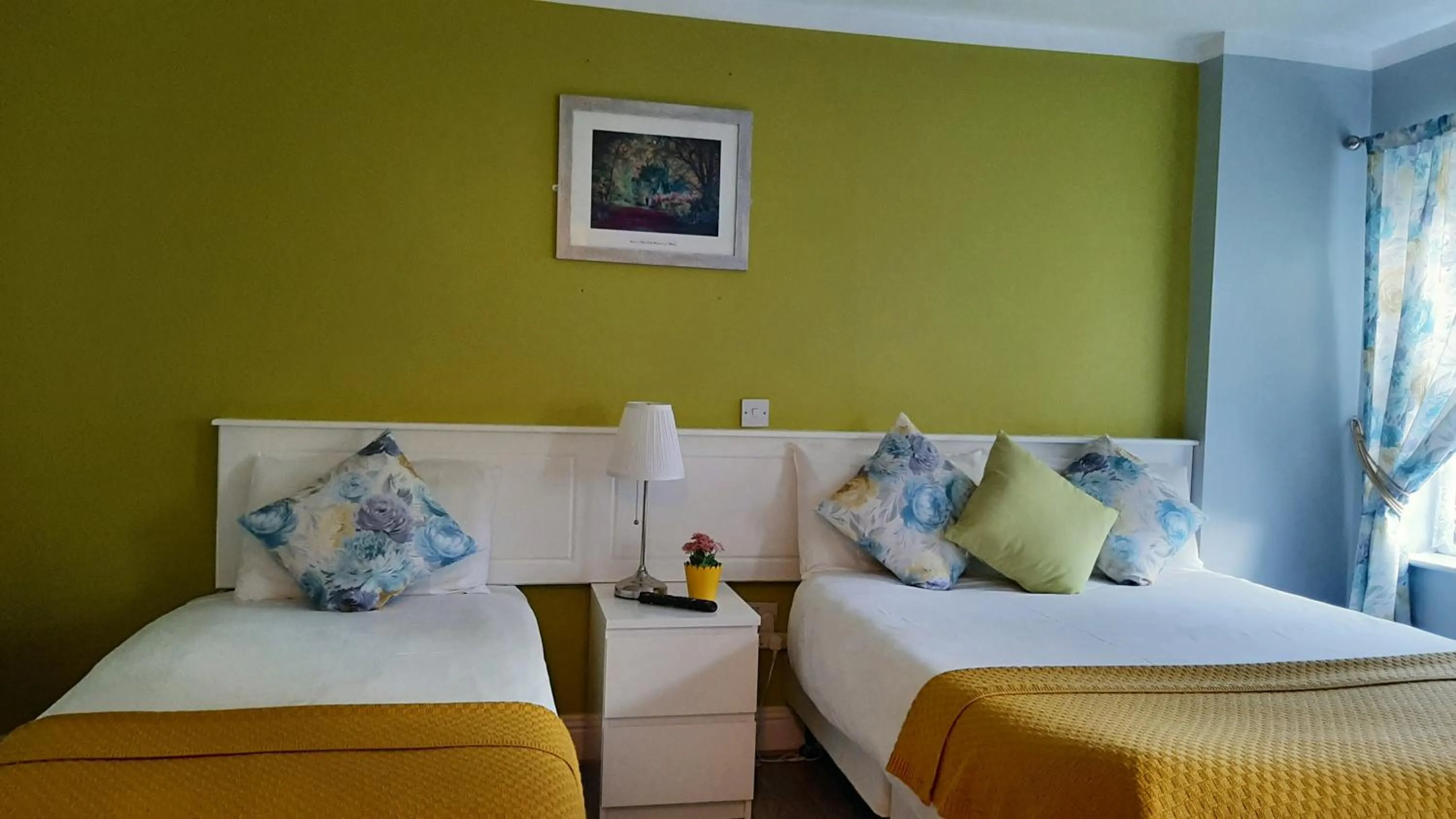 Photo of the whole room, Bed in The 'Rafter's Gastropub