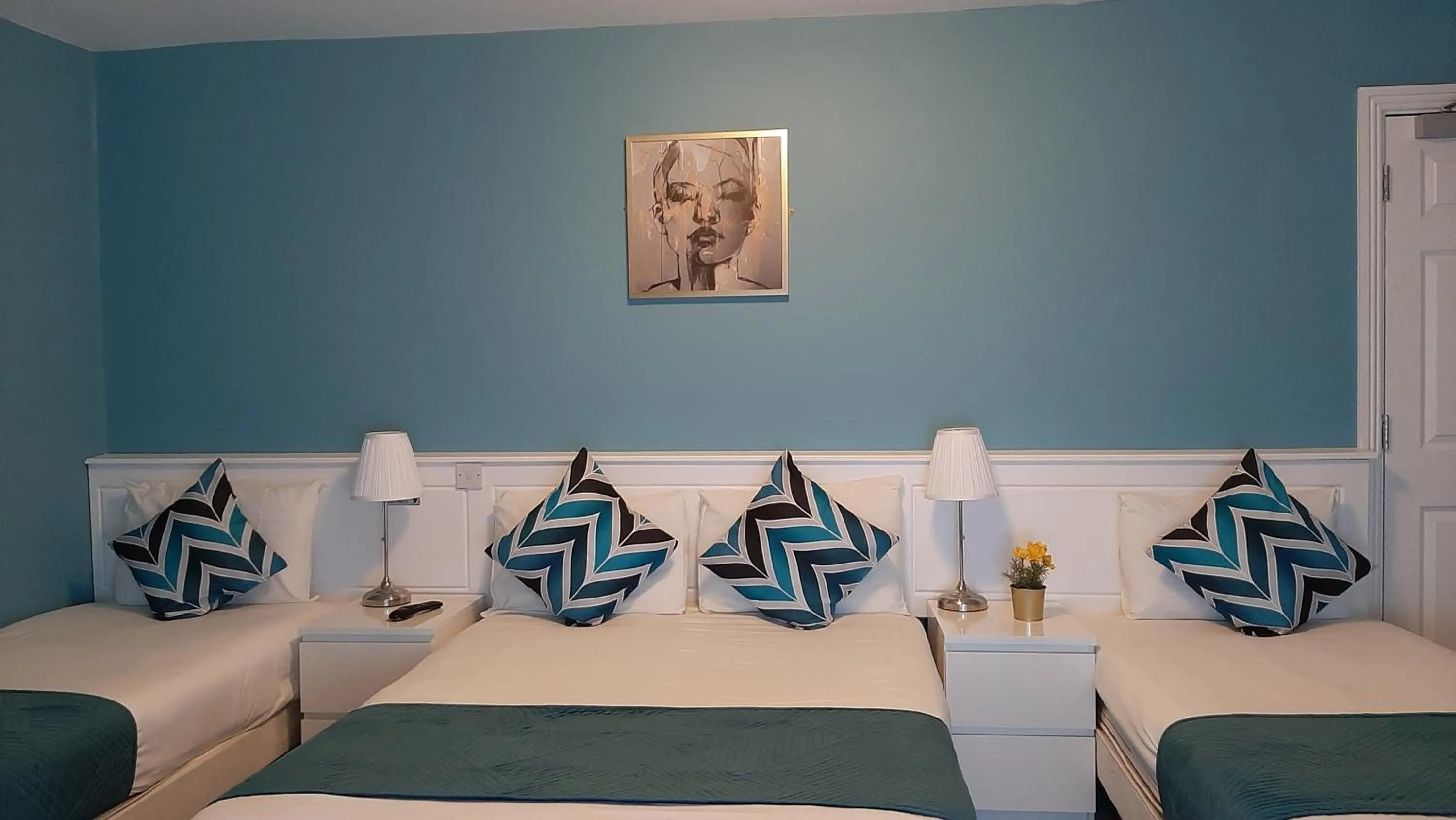 Bedroom, Bed in The 'Rafter's Gastropub