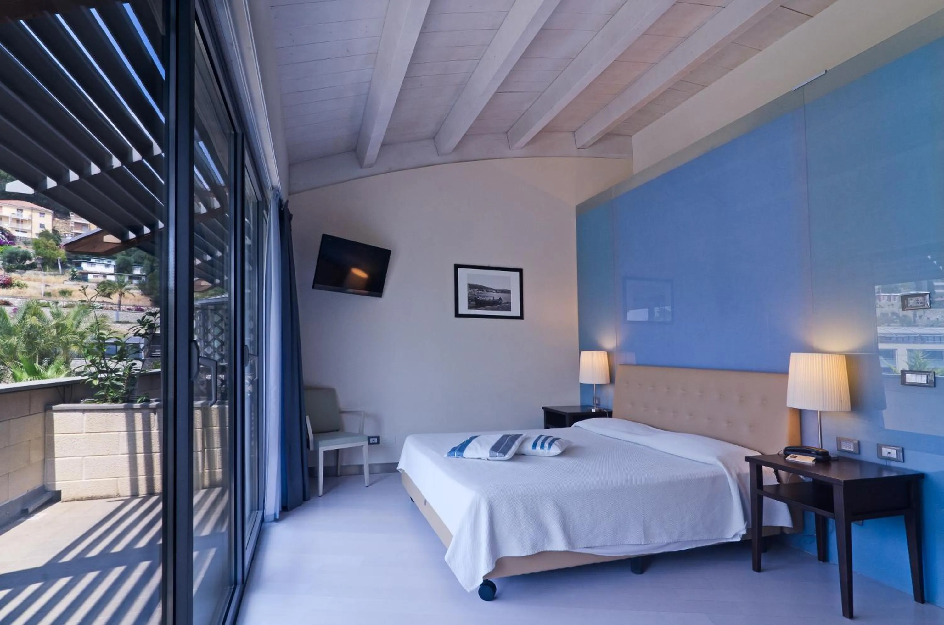 Bed in Hotel Riviera dei Fiori