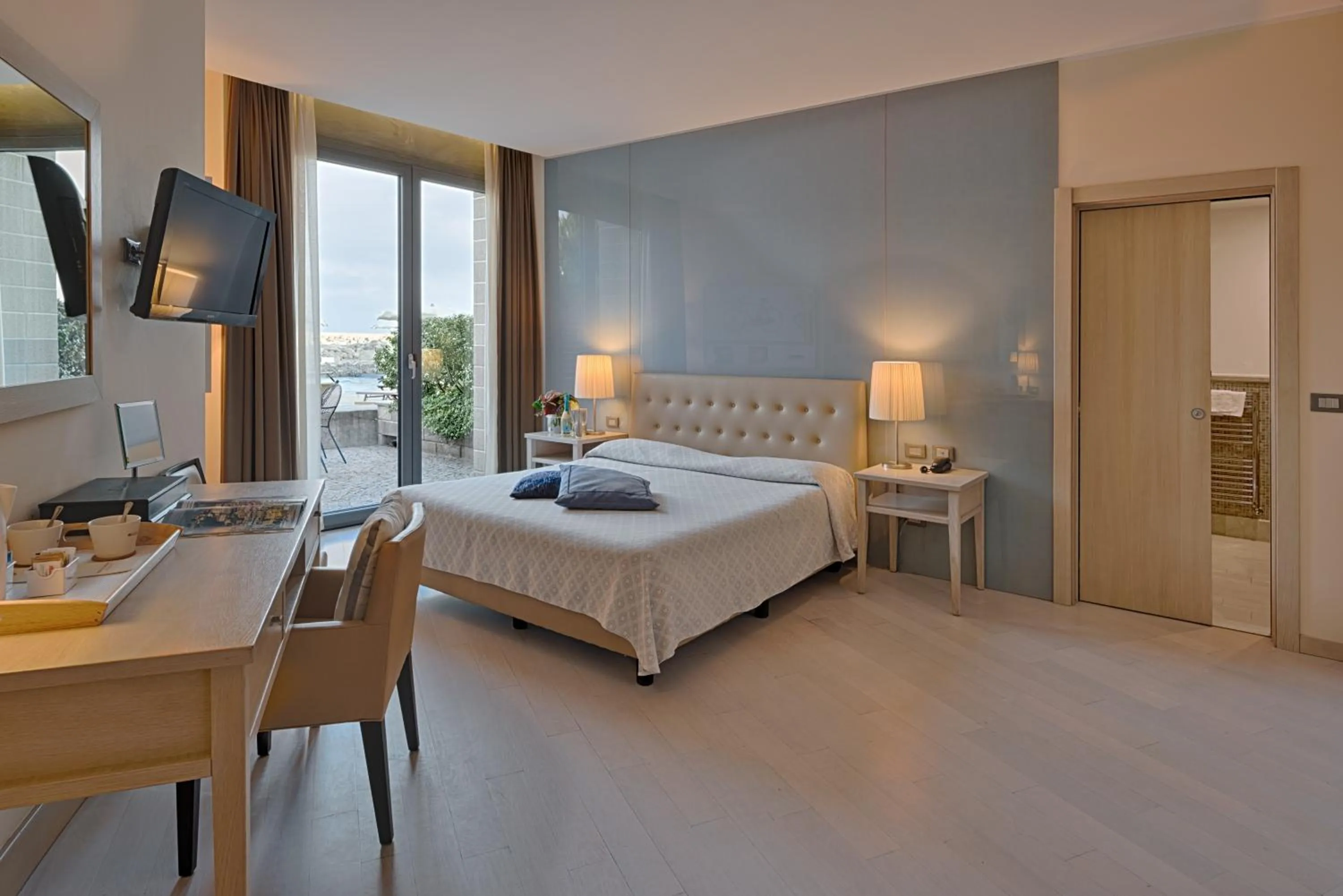 Photo of the whole room, Bed in Hotel Riviera dei Fiori