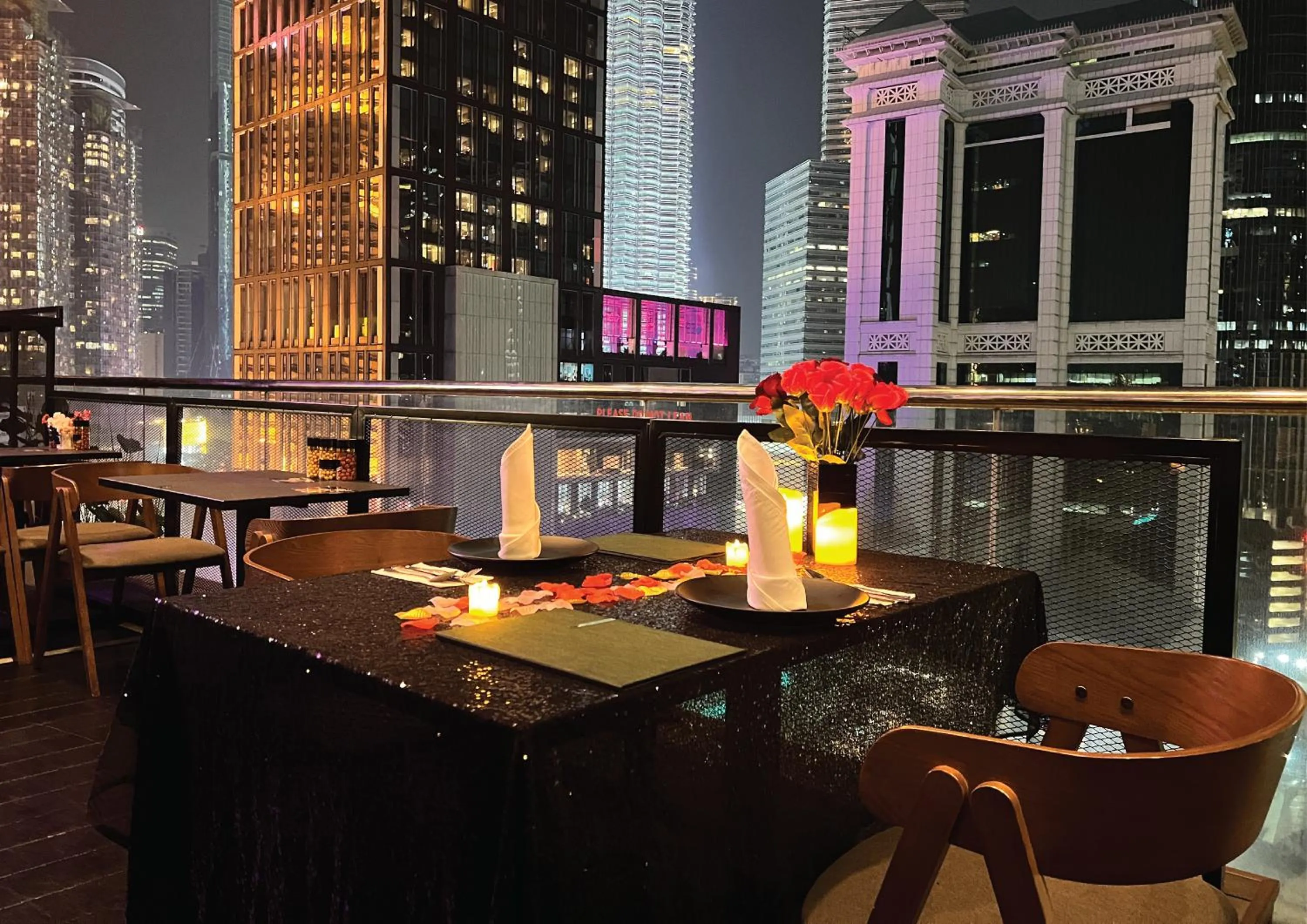 Restaurant/places to eat in Hotel Maya Kuala Lumpur City Centre