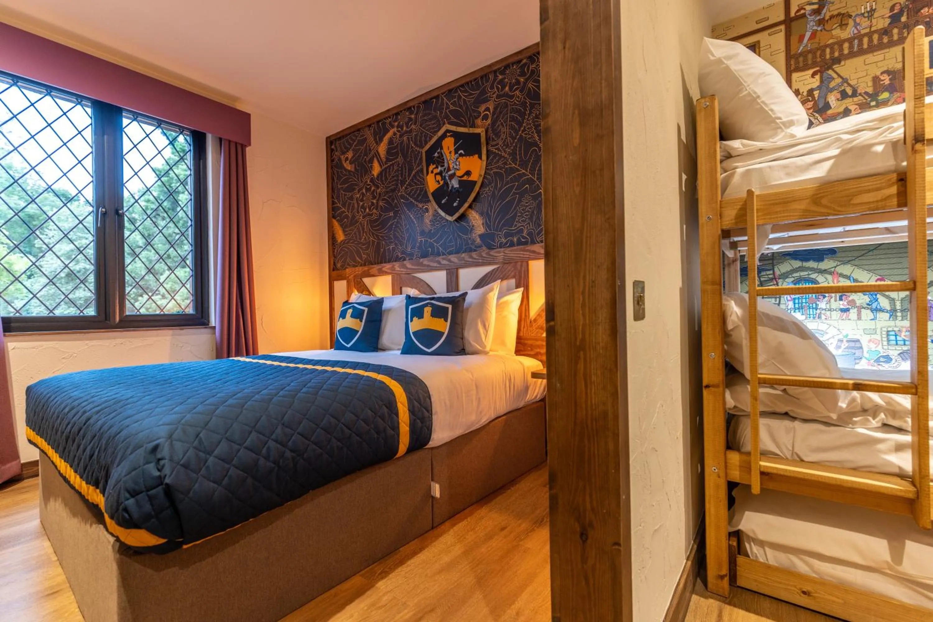 bunk bed, Bed in Warwick Castle Hotel & Knight's Village