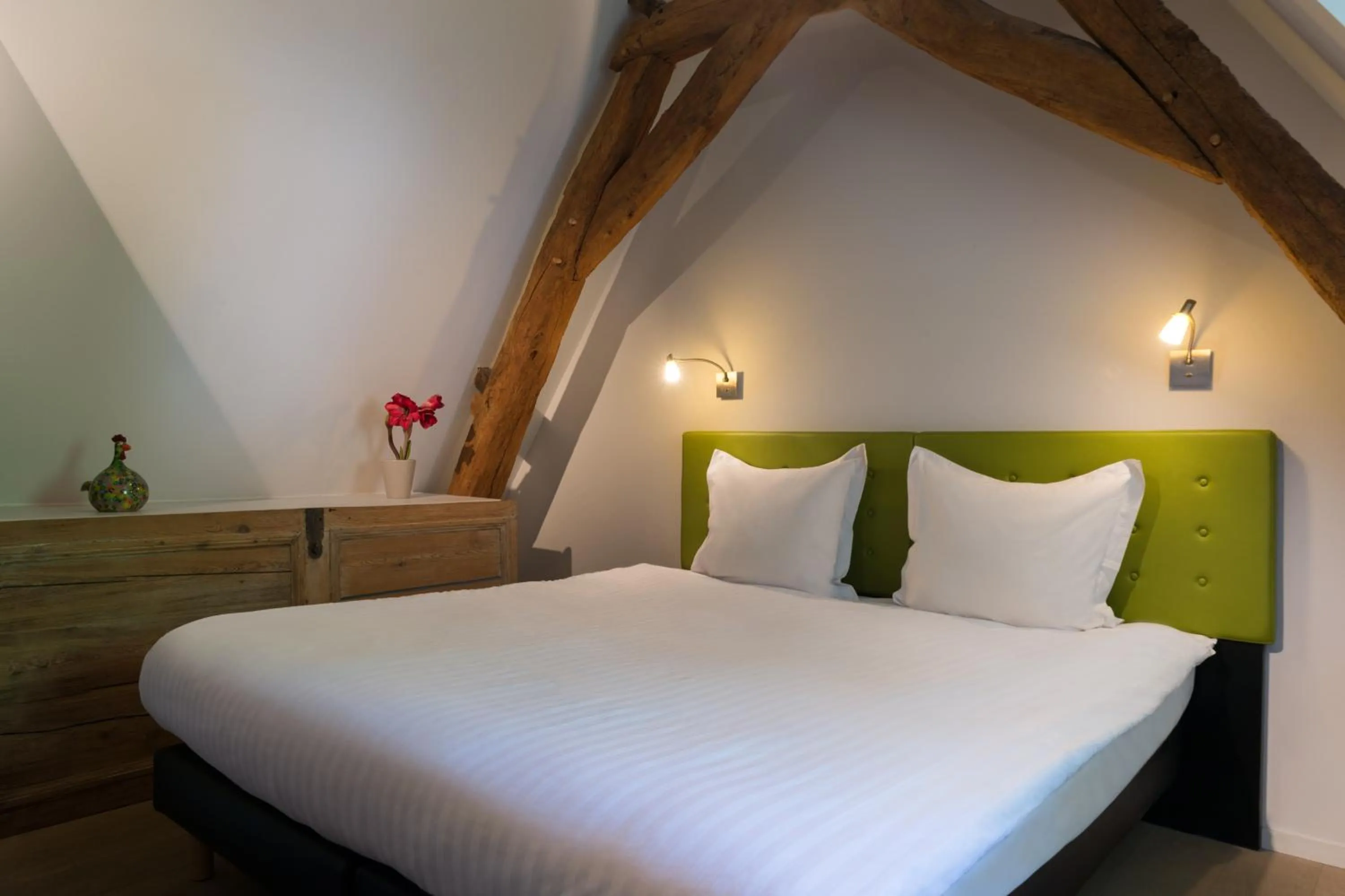 Photo of the whole room, Bed in La Ferme Blanche, The Originals Relais