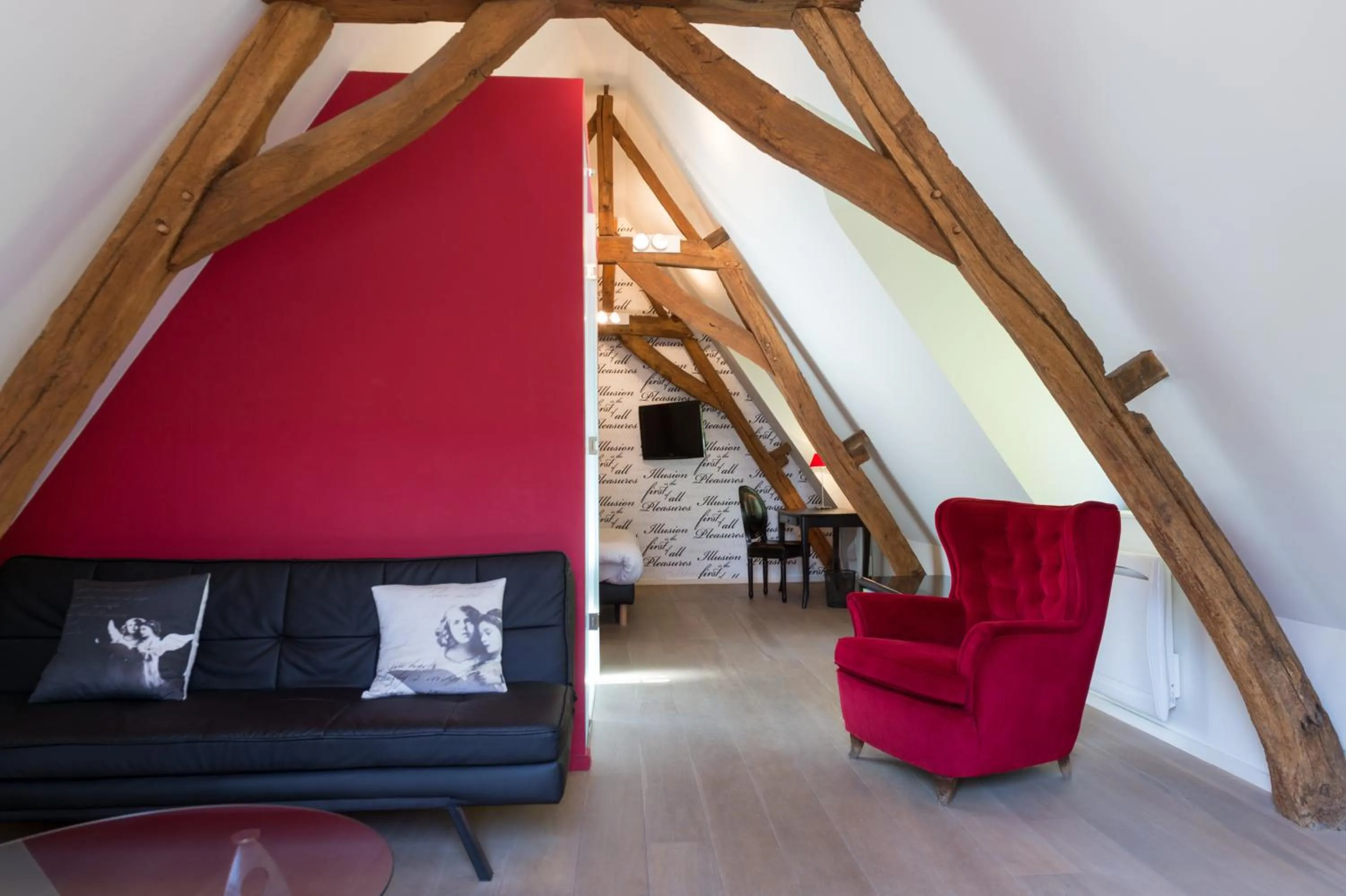 Decorative detail in La Ferme Blanche, The Originals Relais