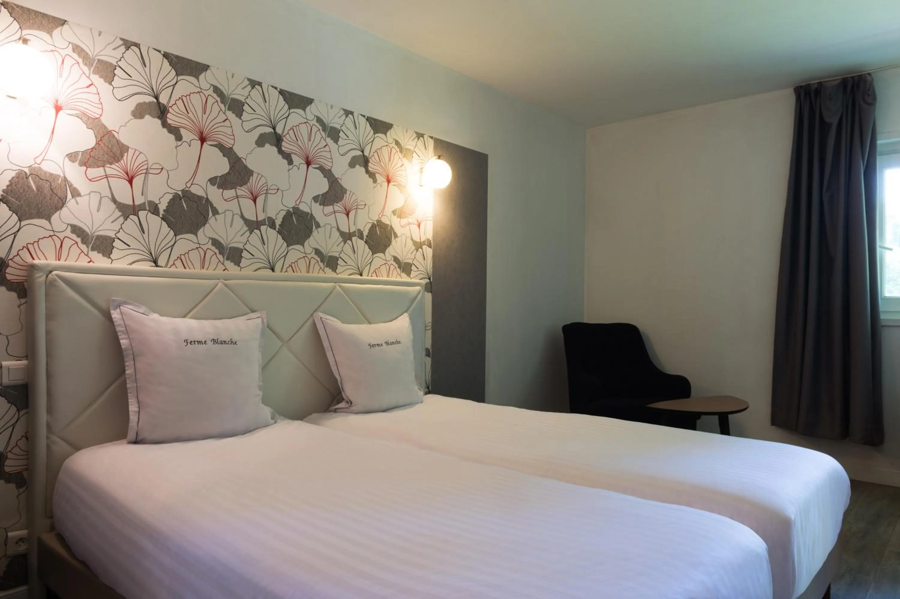 Photo of the whole room, Bed in La Ferme Blanche, The Originals Relais