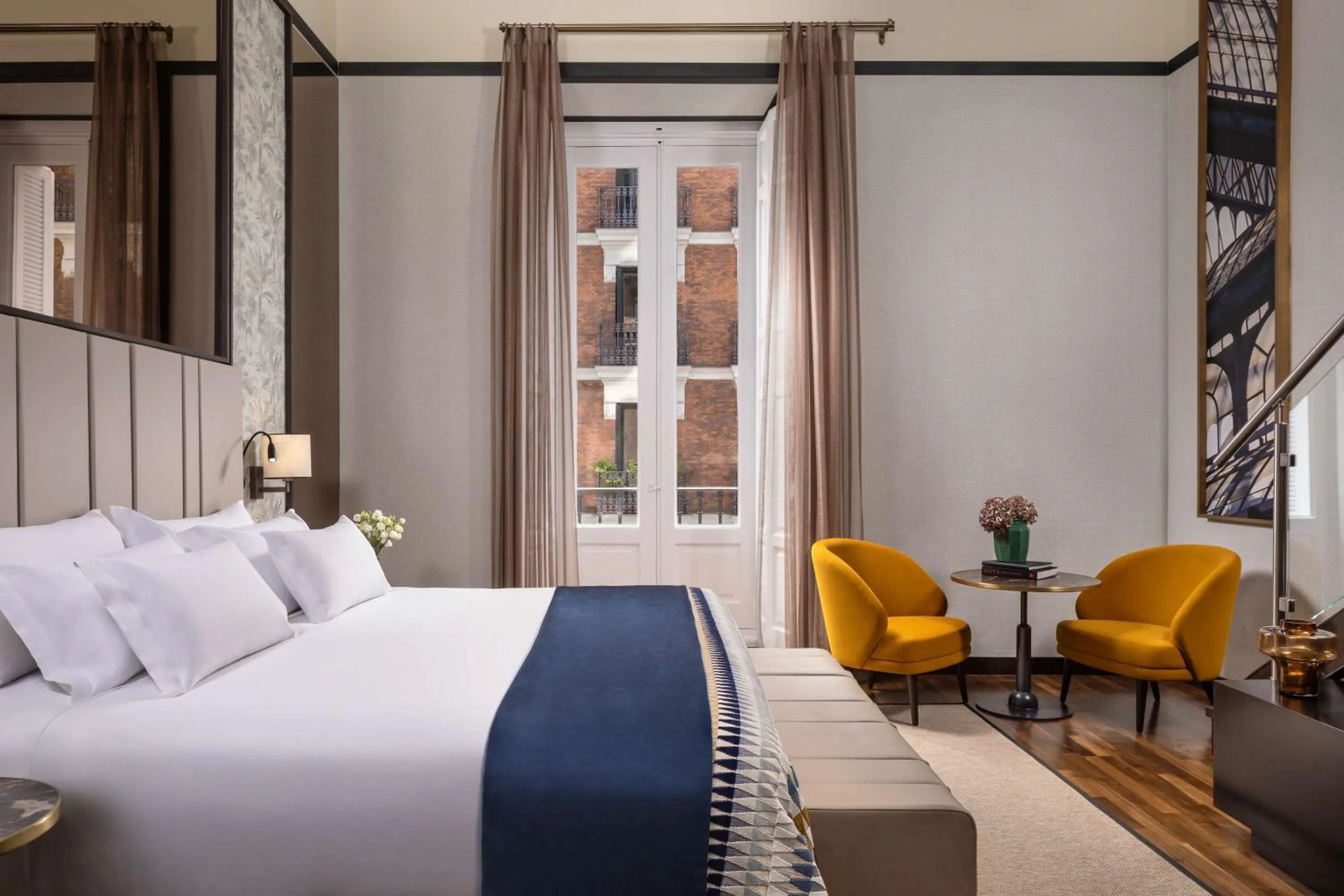 Photo of the whole room, Bed in NH Collection Madrid Palacio de Tepa