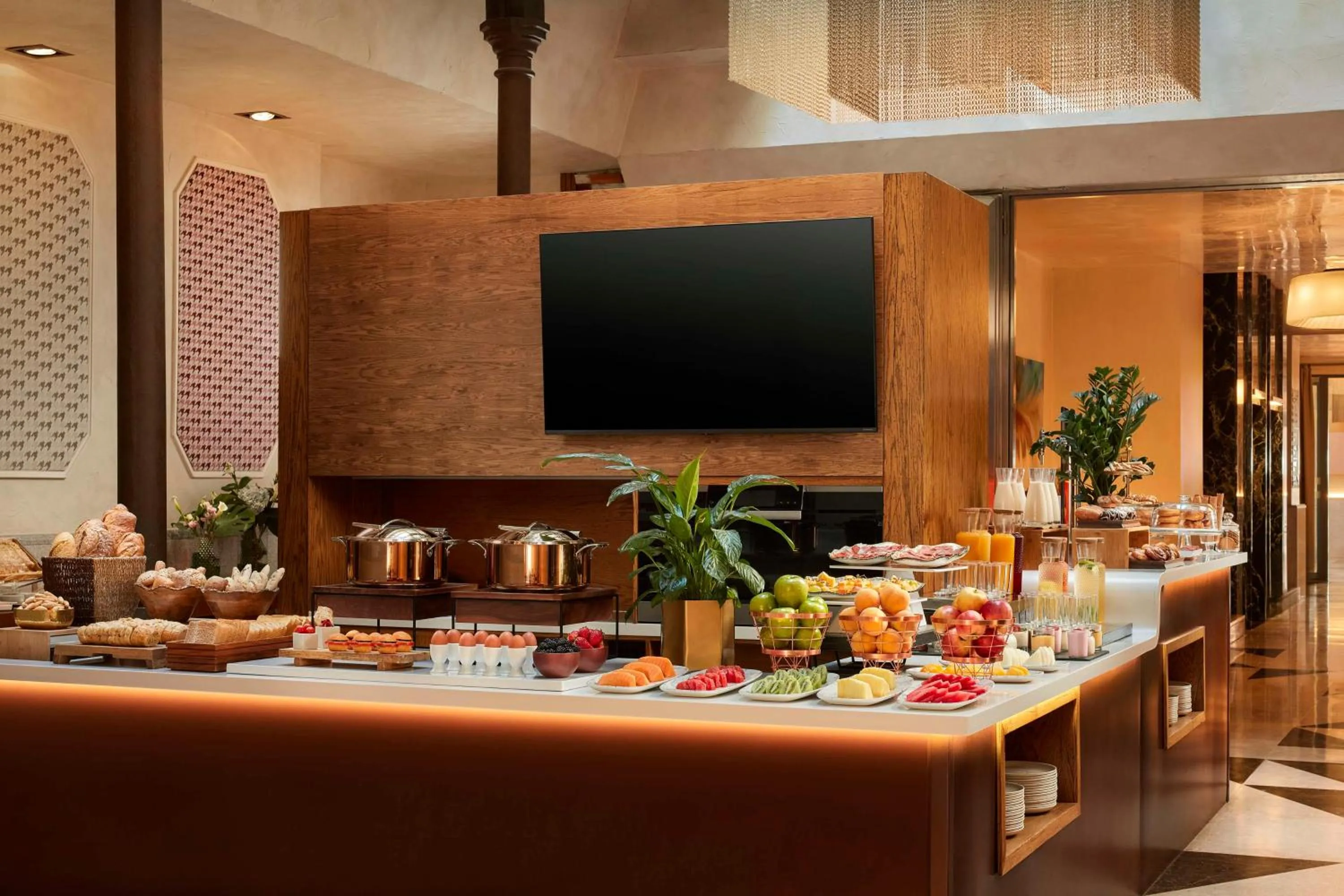 Restaurant/places to eat in NH Collection Madrid Palacio de Tepa