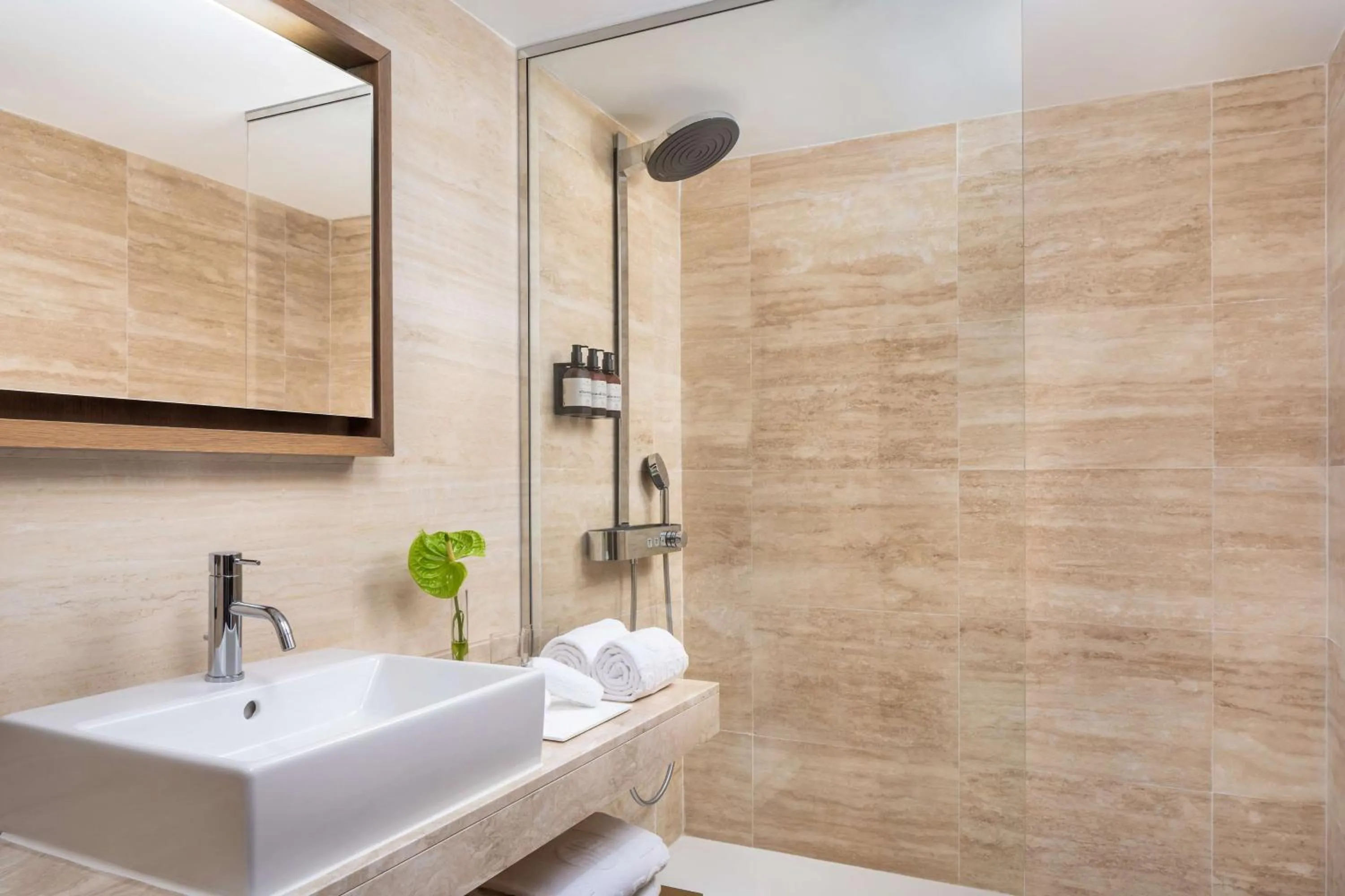 Bathroom in NH Collection Madrid Palacio de Tepa