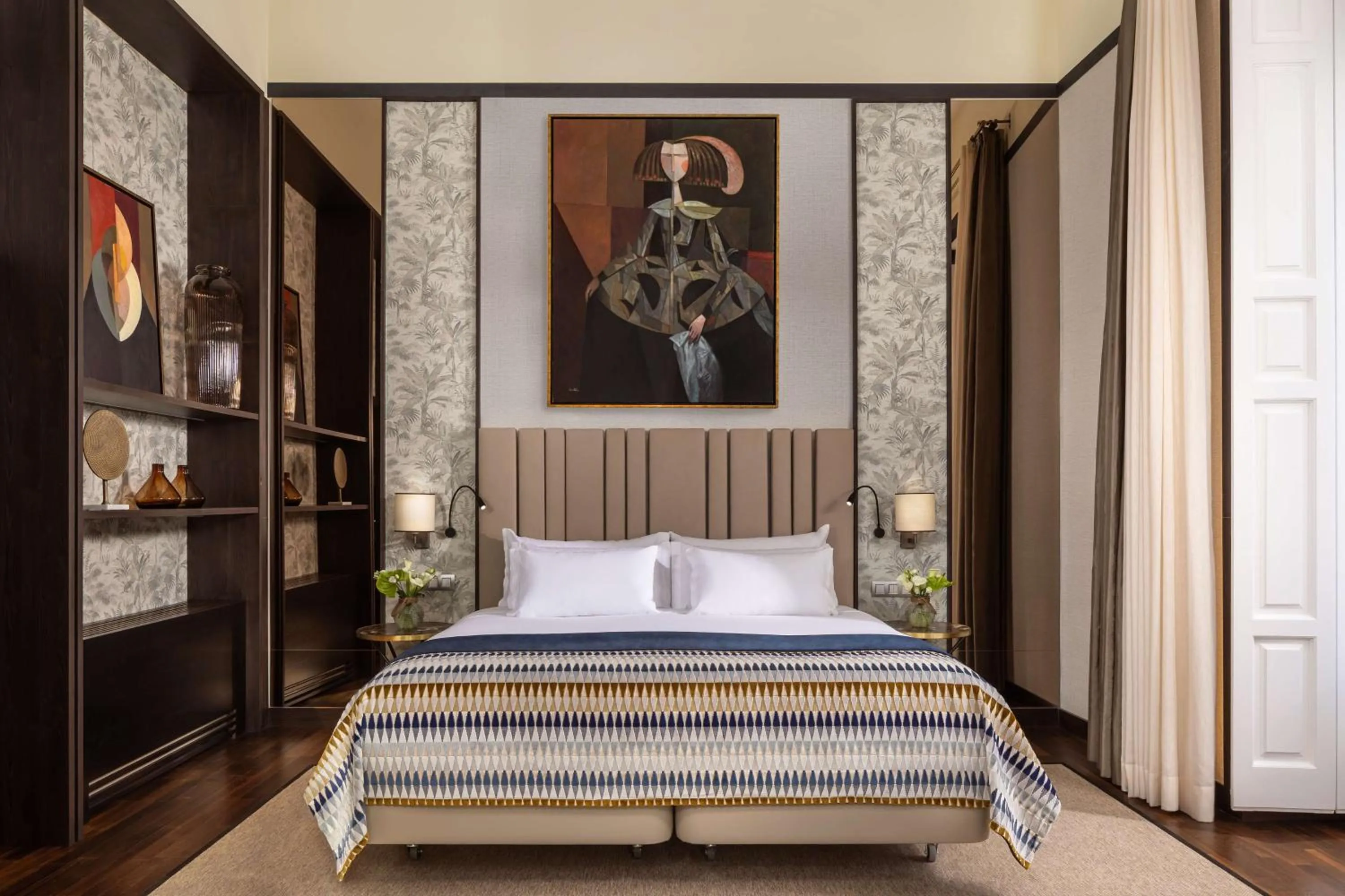 Photo of the whole room, Bed in NH Collection Madrid Palacio de Tepa