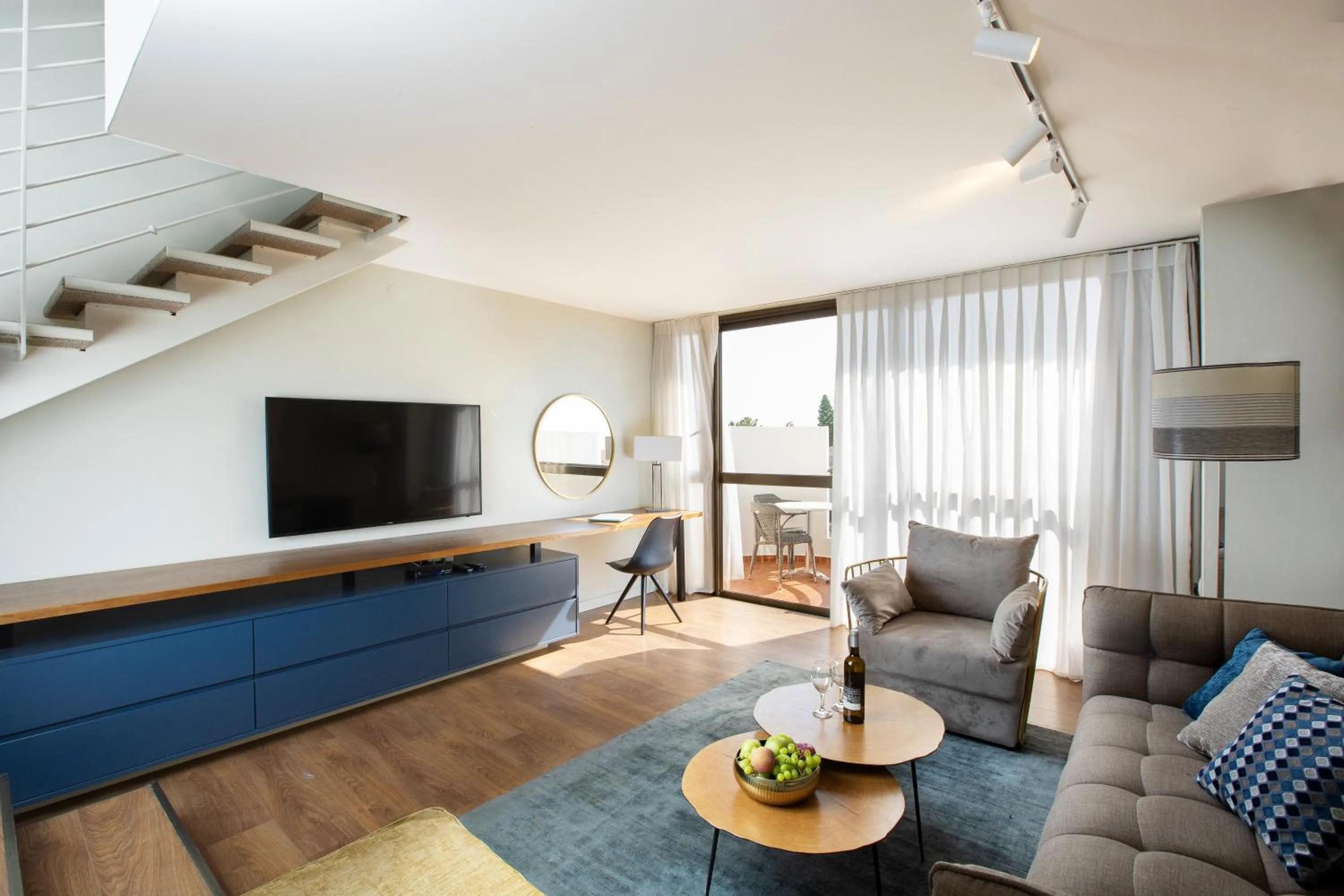 Communal lounge/ TV room in Marine Heights Suites