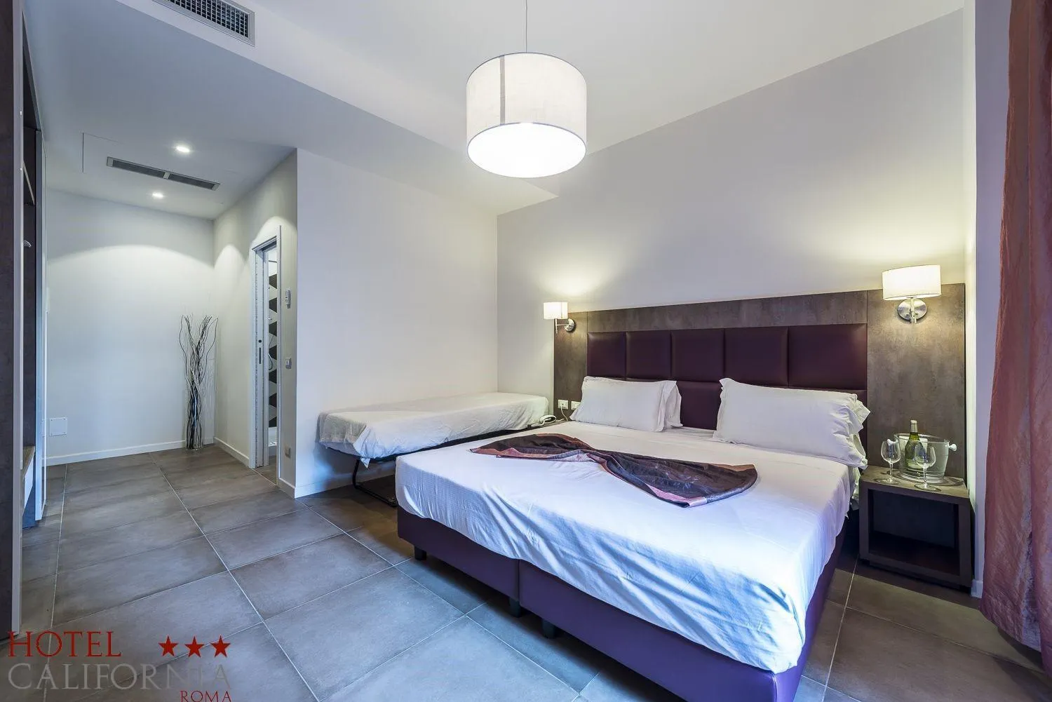 Bed in Hotel California