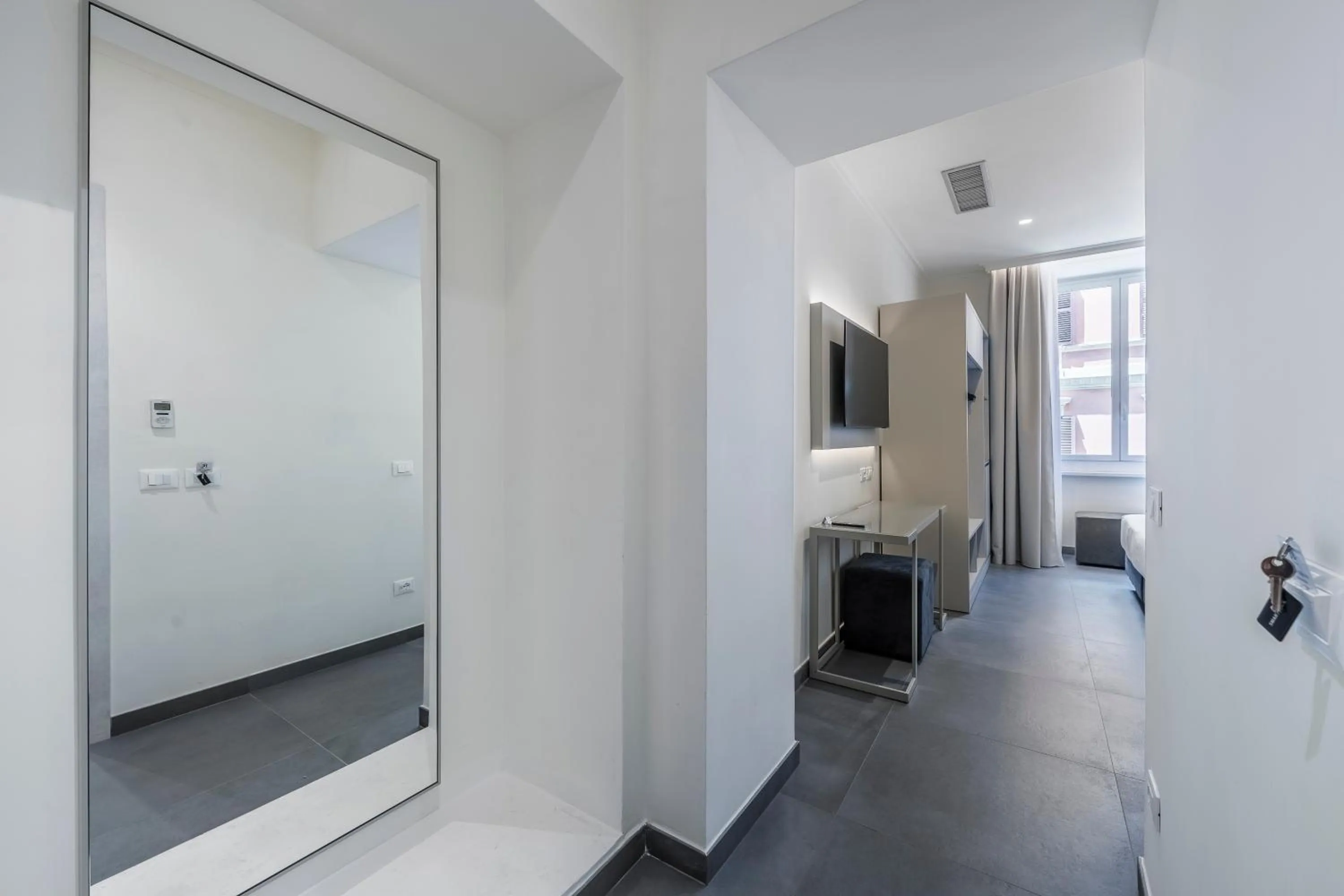 TV and multimedia in Hotel California