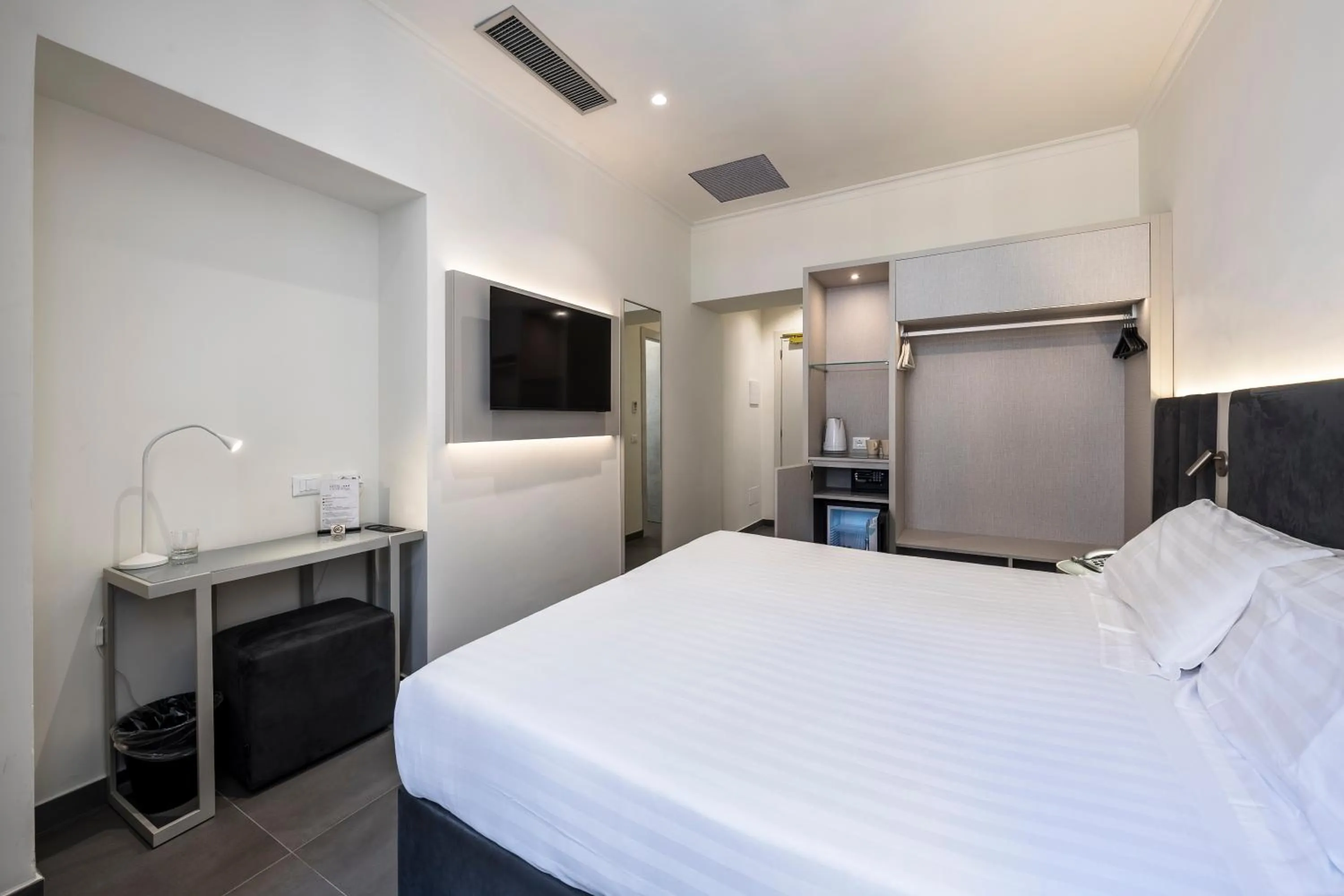 Bed in Hotel California