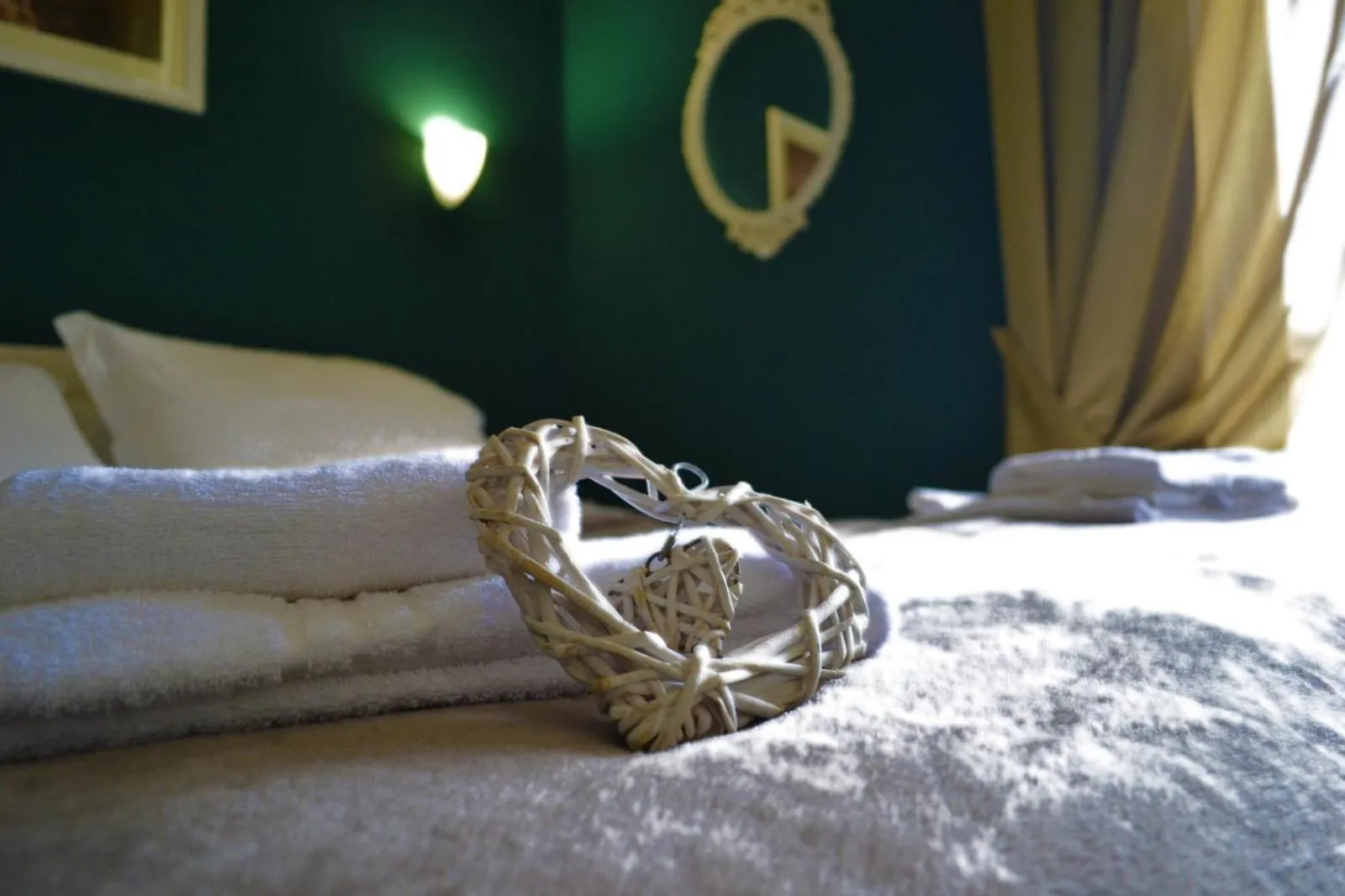 Bed in Il Viaggio di Dante Historical Center