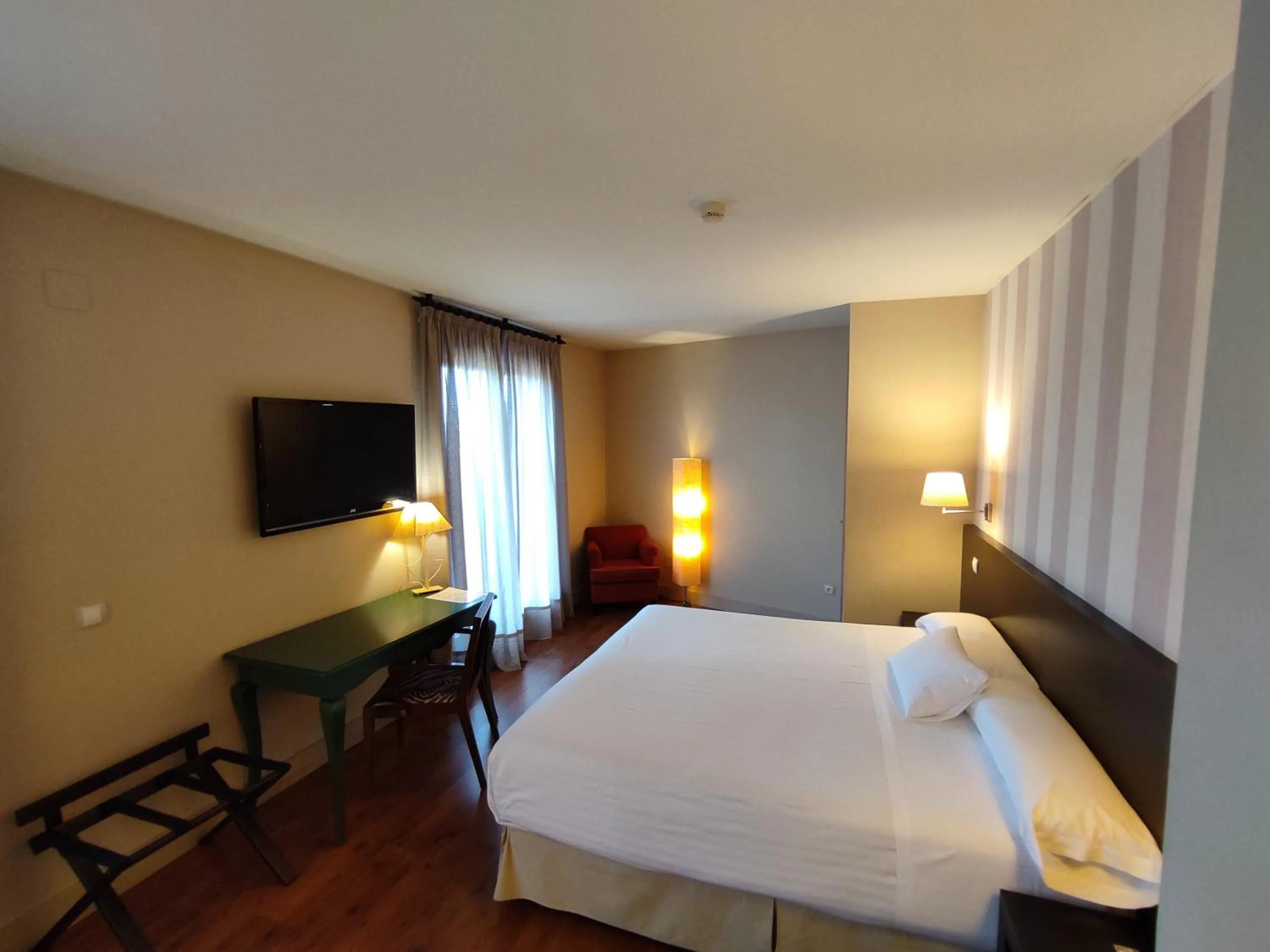 Bed in Hotel Puerta del Arco