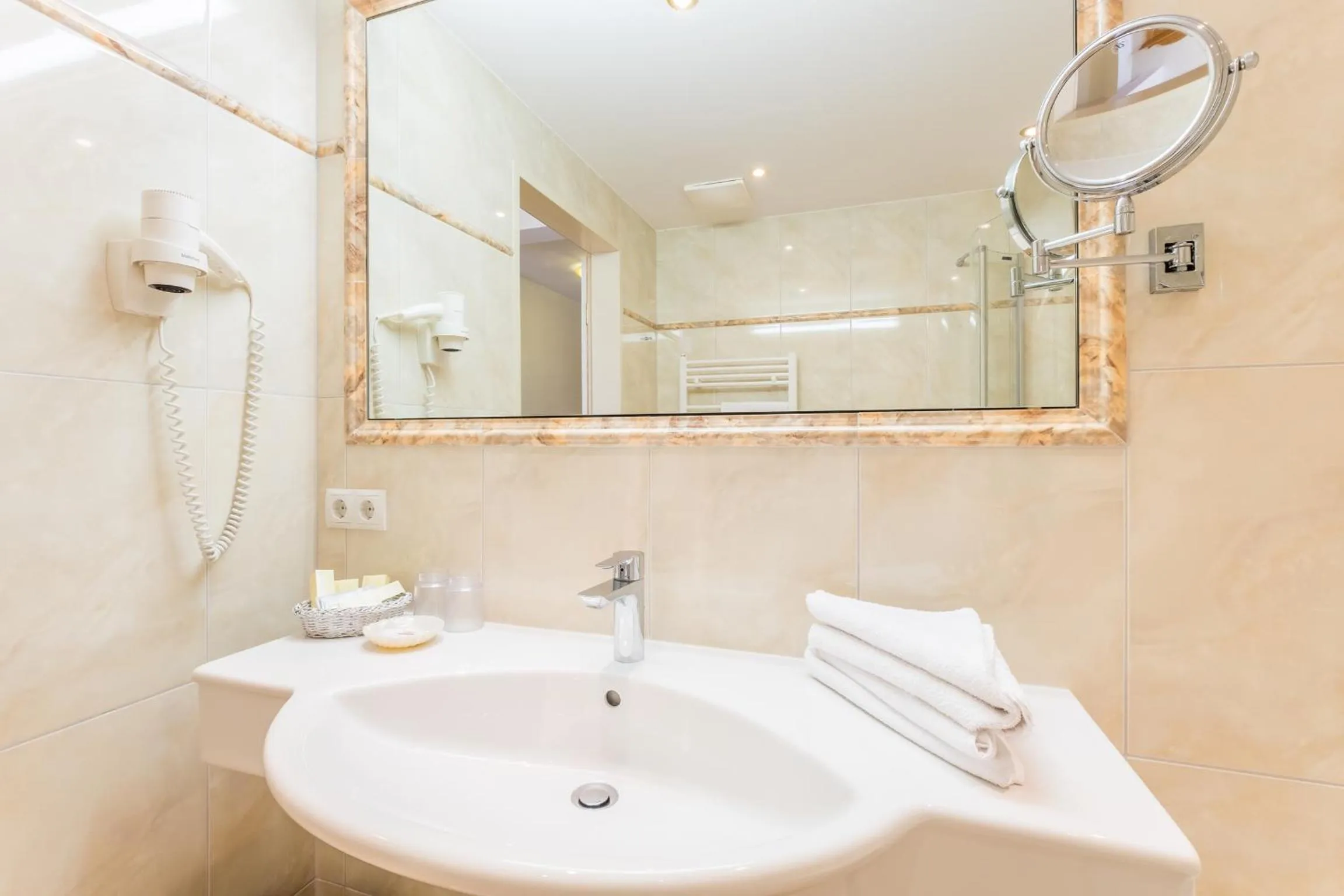 Bathroom in Hotel Riedl im Zillertal