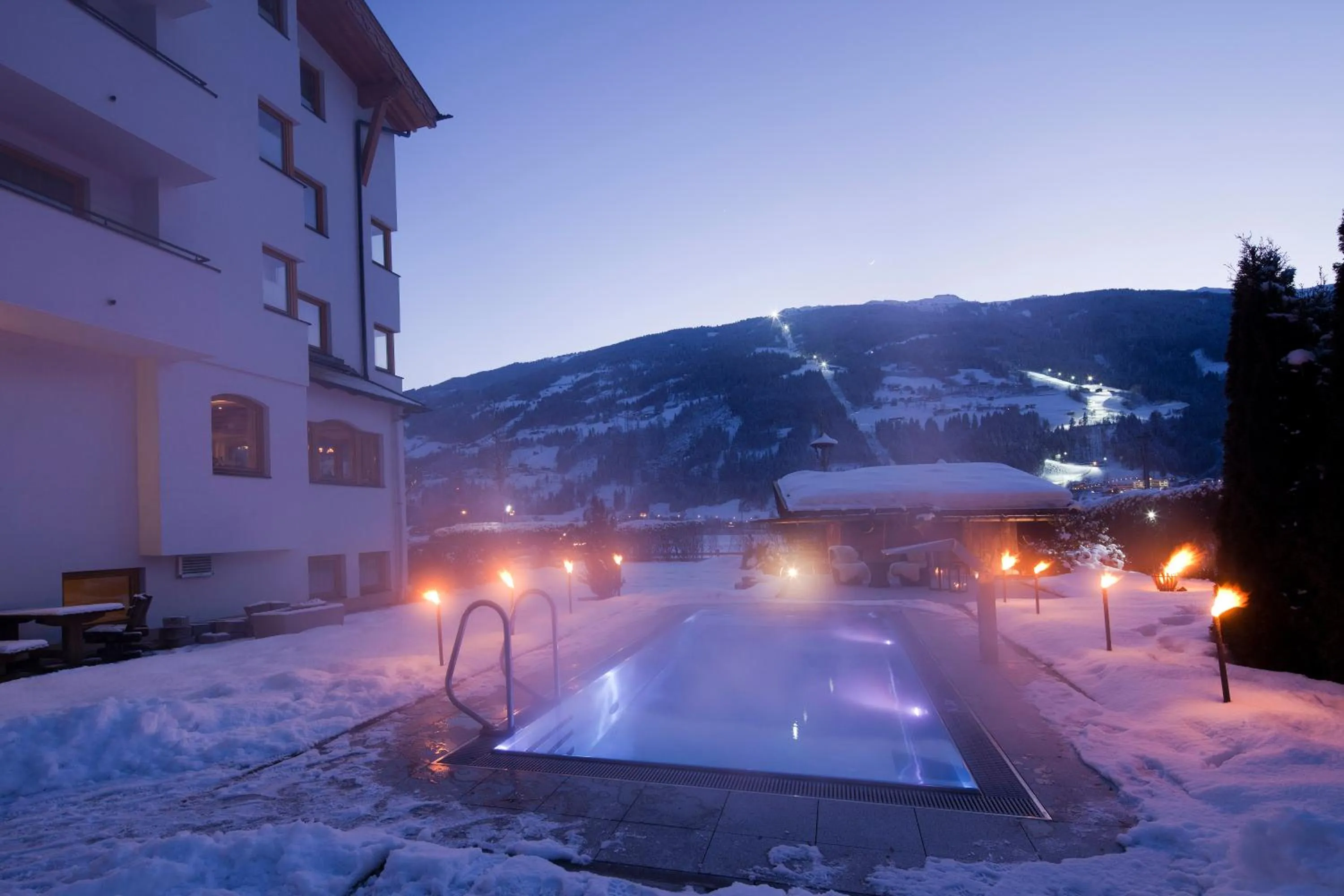 Swimming pool in Hotel Riedl im Zillertal
