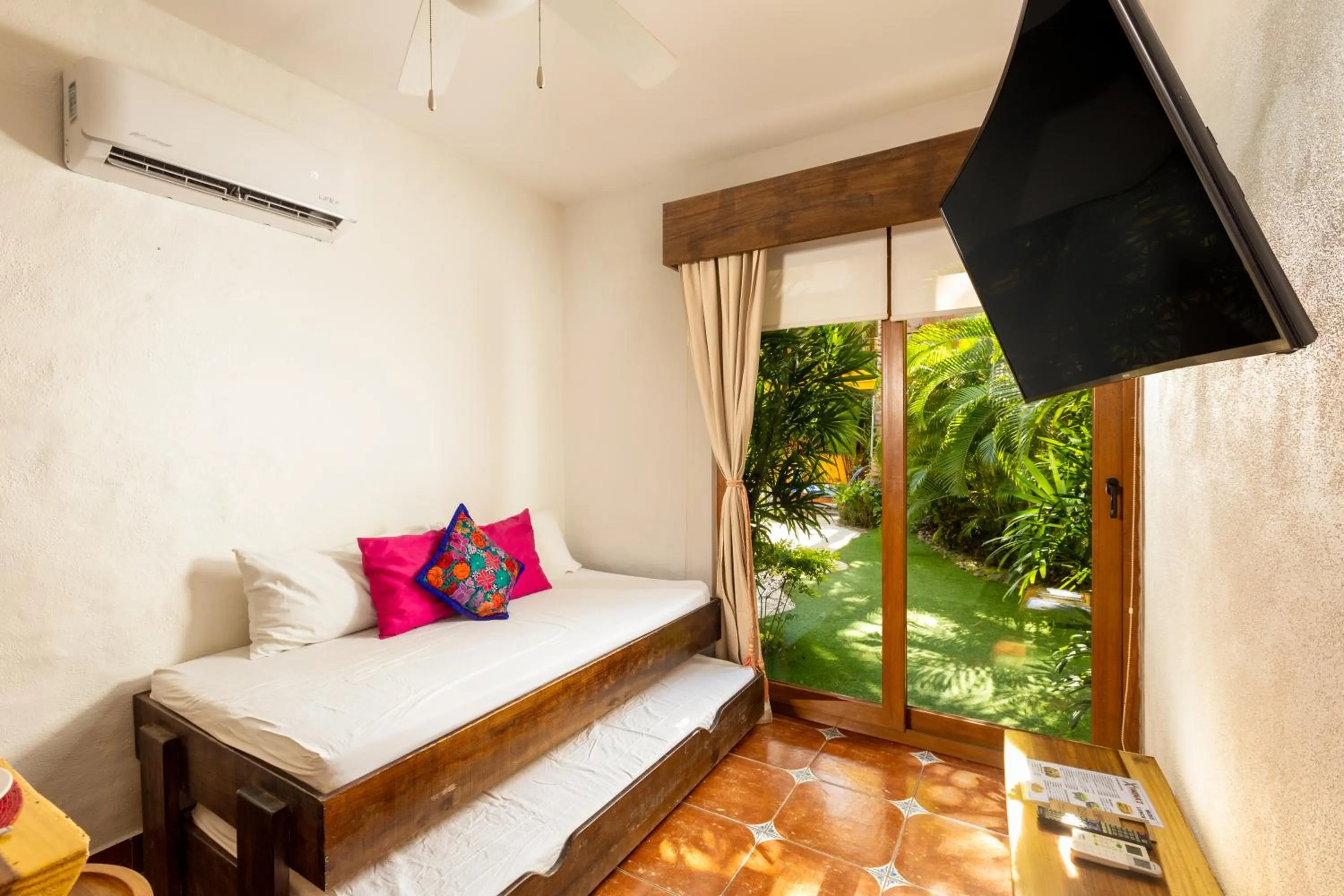 Bed in Casa Lotería -Pueblito Sayulita- Colorful, Family and Relax Experience with Private Parking and Pool