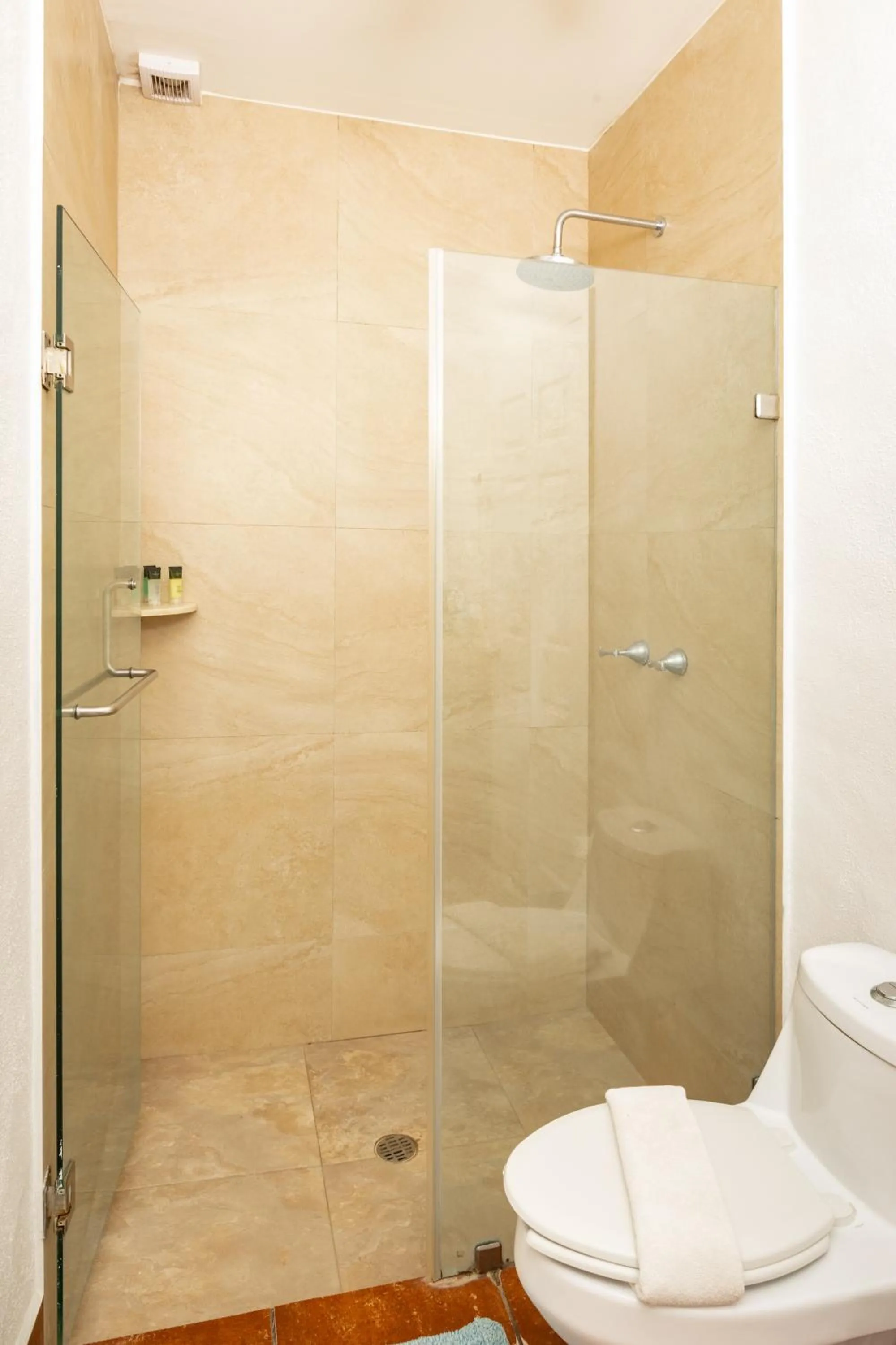 Shower in Casa Lotería -Pueblito Sayulita- Colorful, Family and Relax Experience with Private Parking and Pool