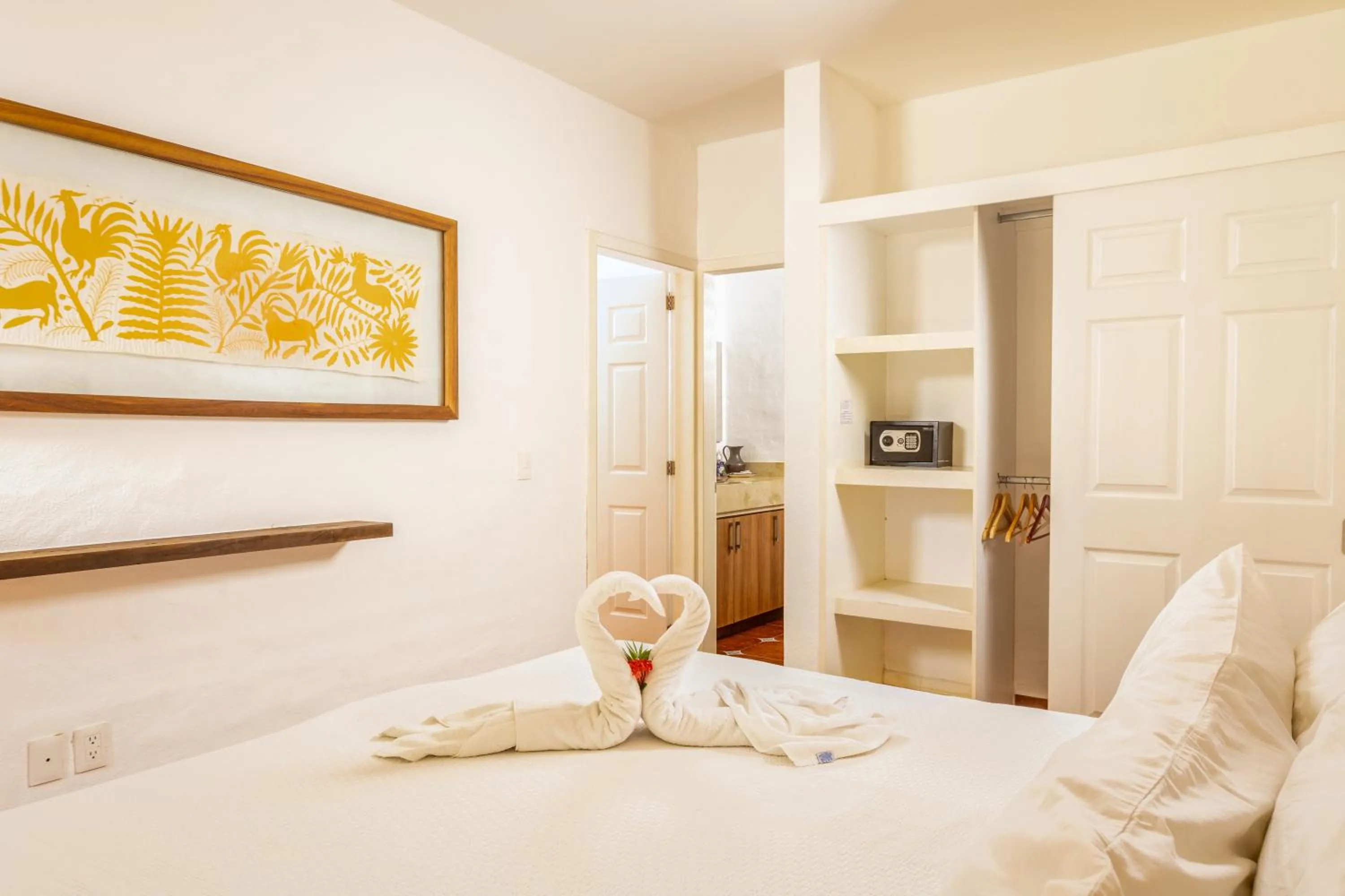 Bed in Casa Lotería -Pueblito Sayulita- Colorful, Family and Relax Experience with Private Parking and Pool