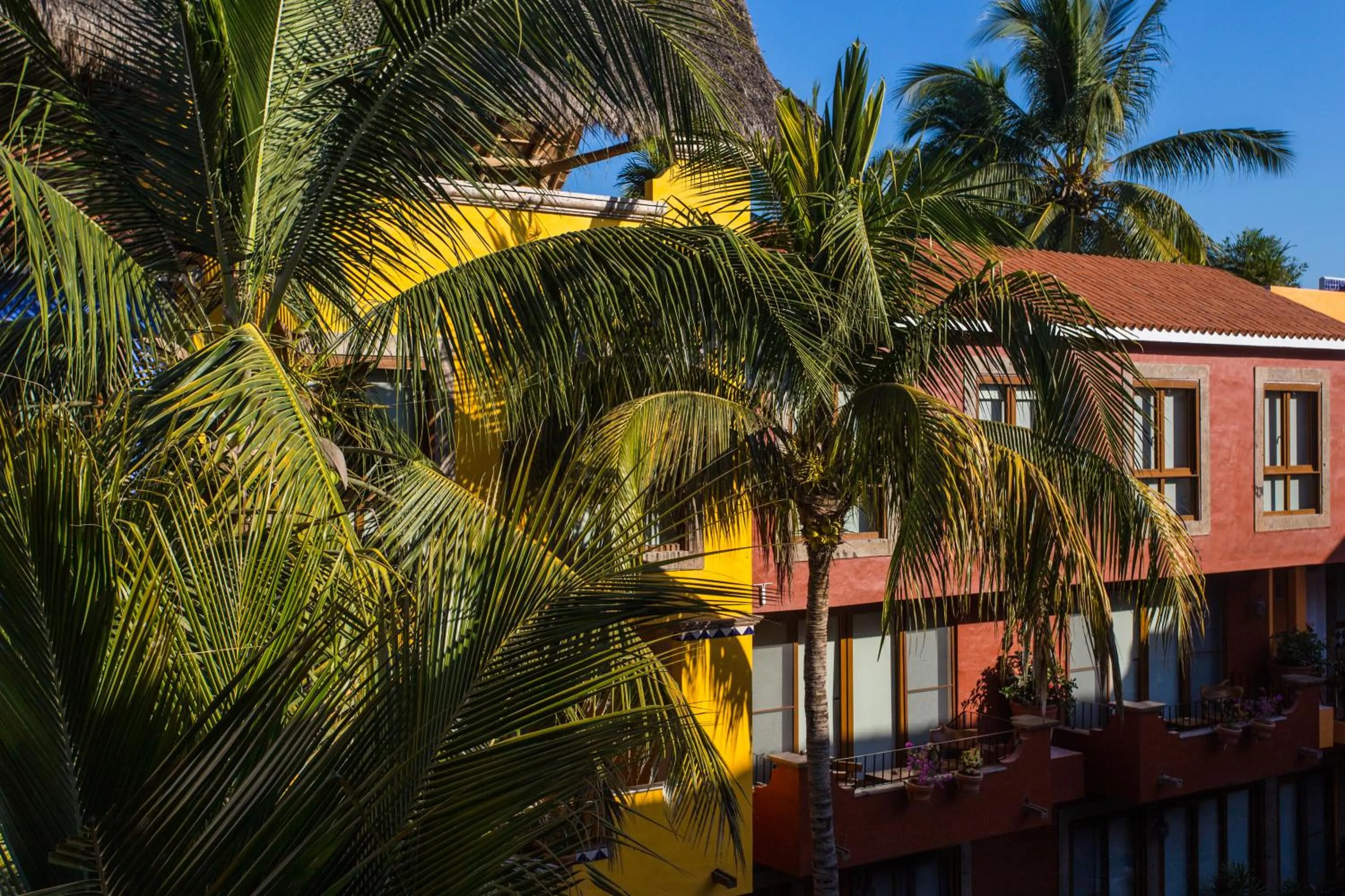 Sunrise in Casa Lotería -Pueblito Sayulita- Colorful, Family and Relax Experience with Private Parking and Pool