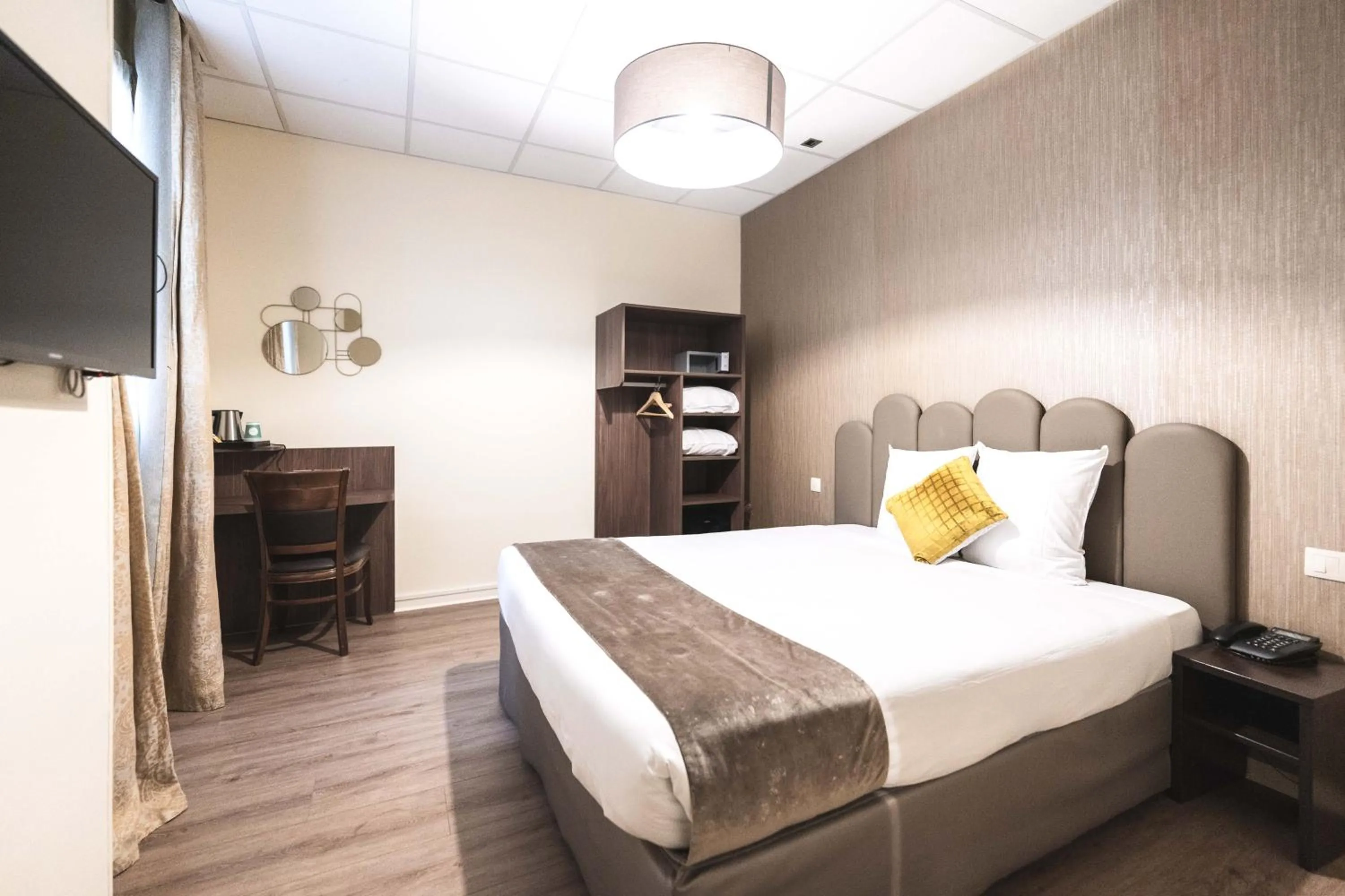 Bed in Hotel Corona -Rodier-