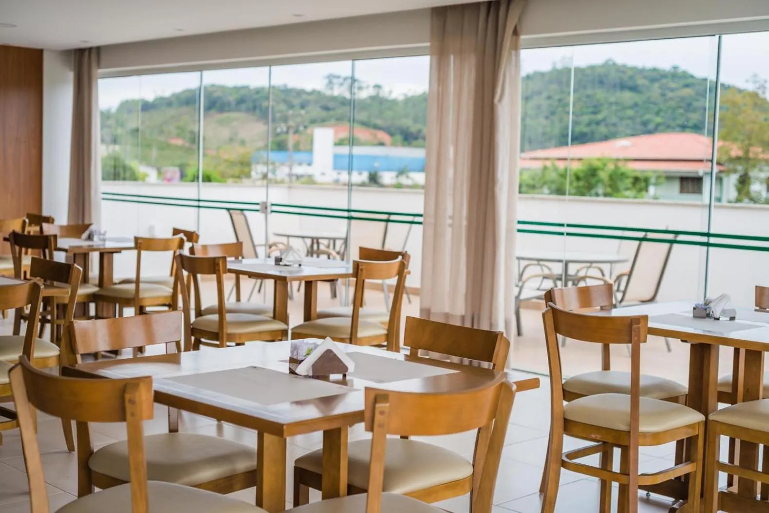 Restaurant/places to eat in Tri Hotel São João Batista