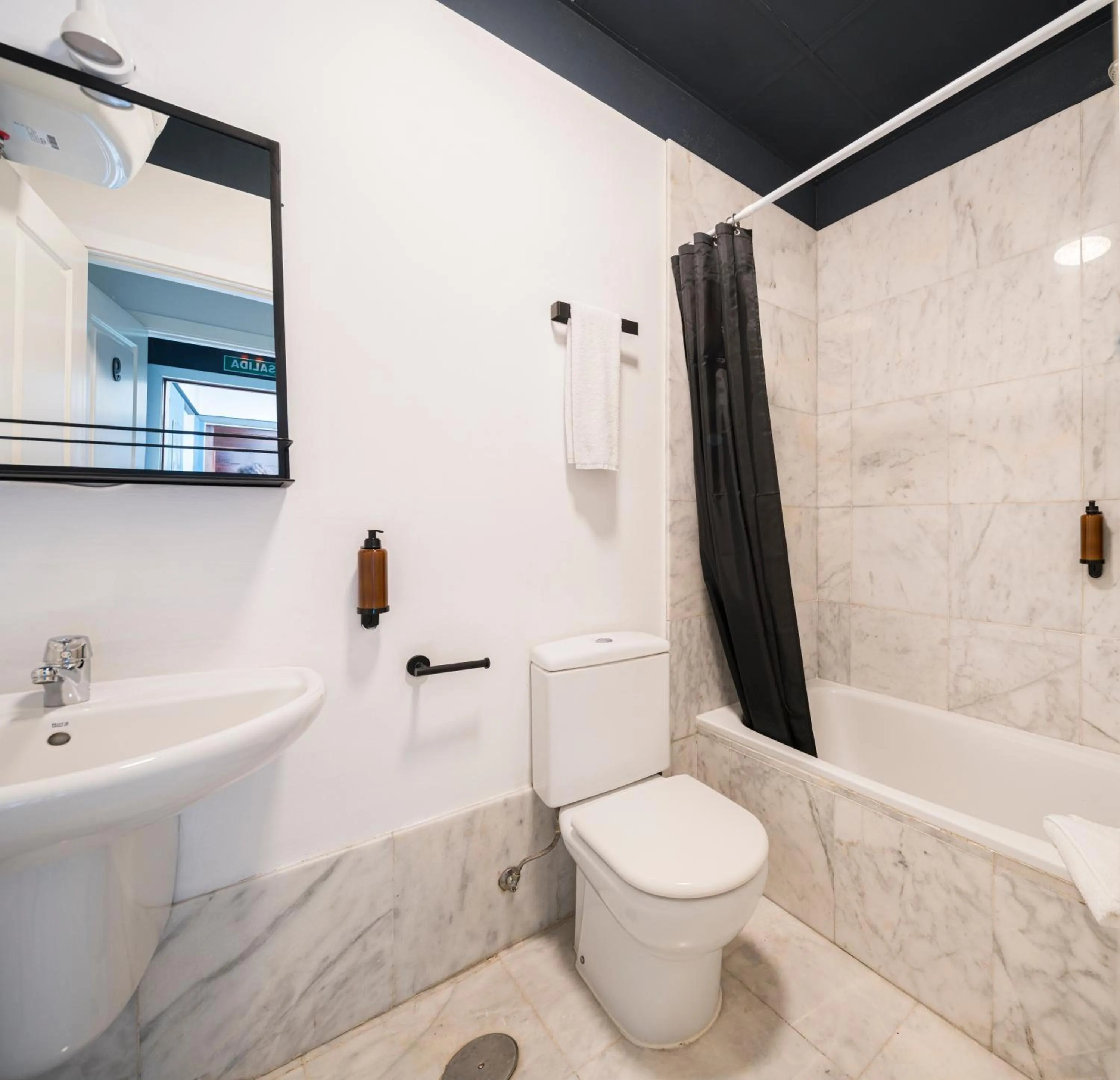 Bathroom in JOY Setas Coworking