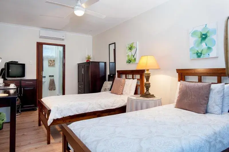 Classic Twin Room - single occupancy in The Brother's Guest House Classic Twin Room - single occupancy in The Brother's Guest House