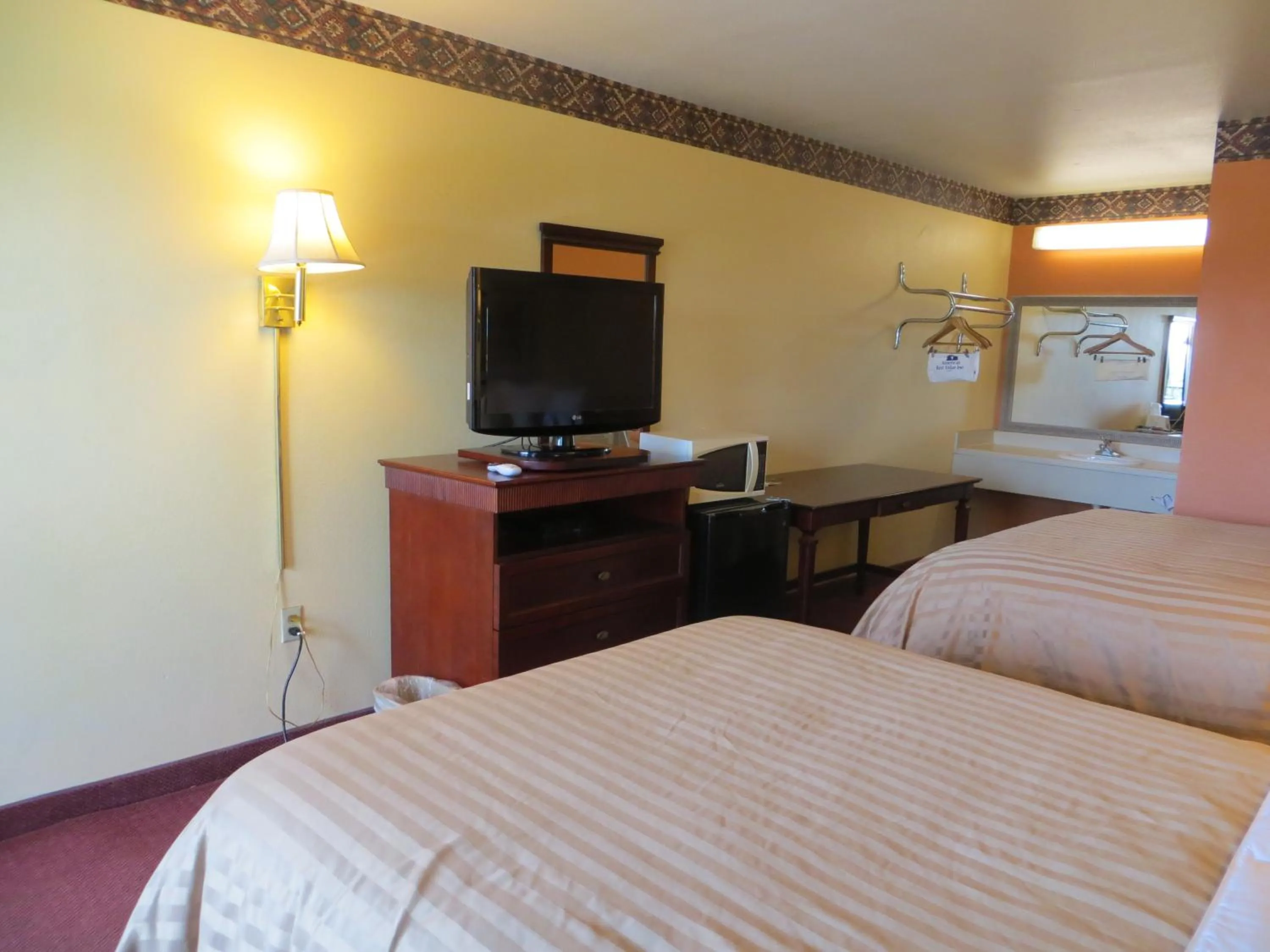 Bed in Motel 6-Ozark, AR