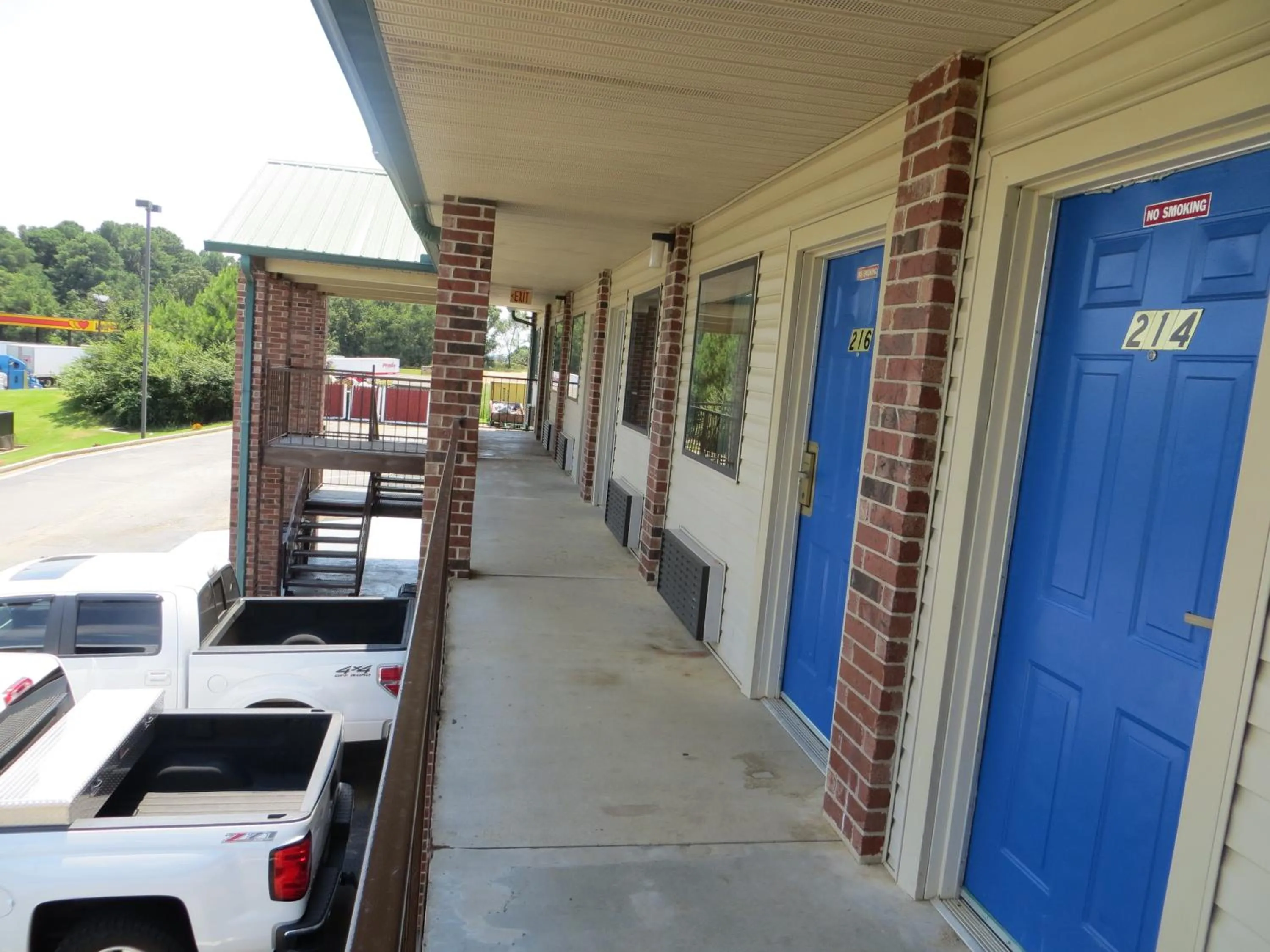 Property building in Motel 6-Ozark, AR