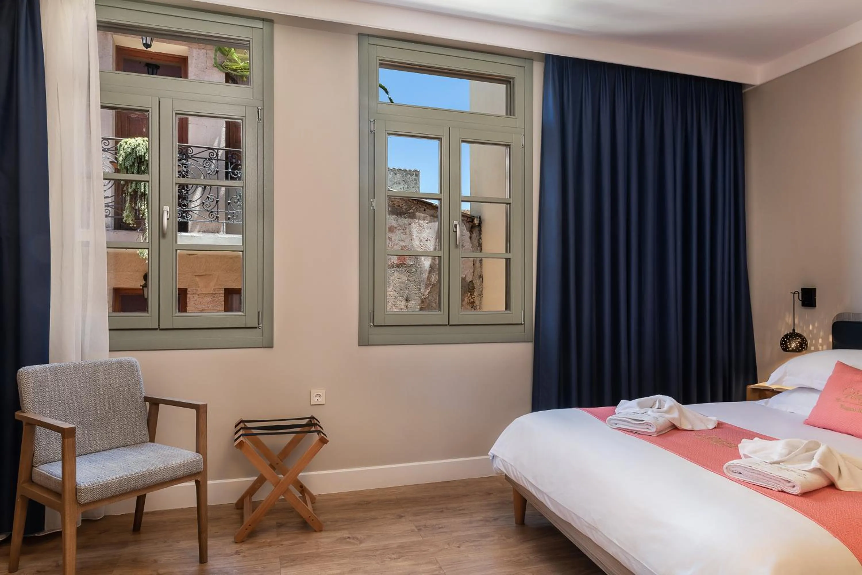 Photo of the whole room in Viaggio Elegant Rooms