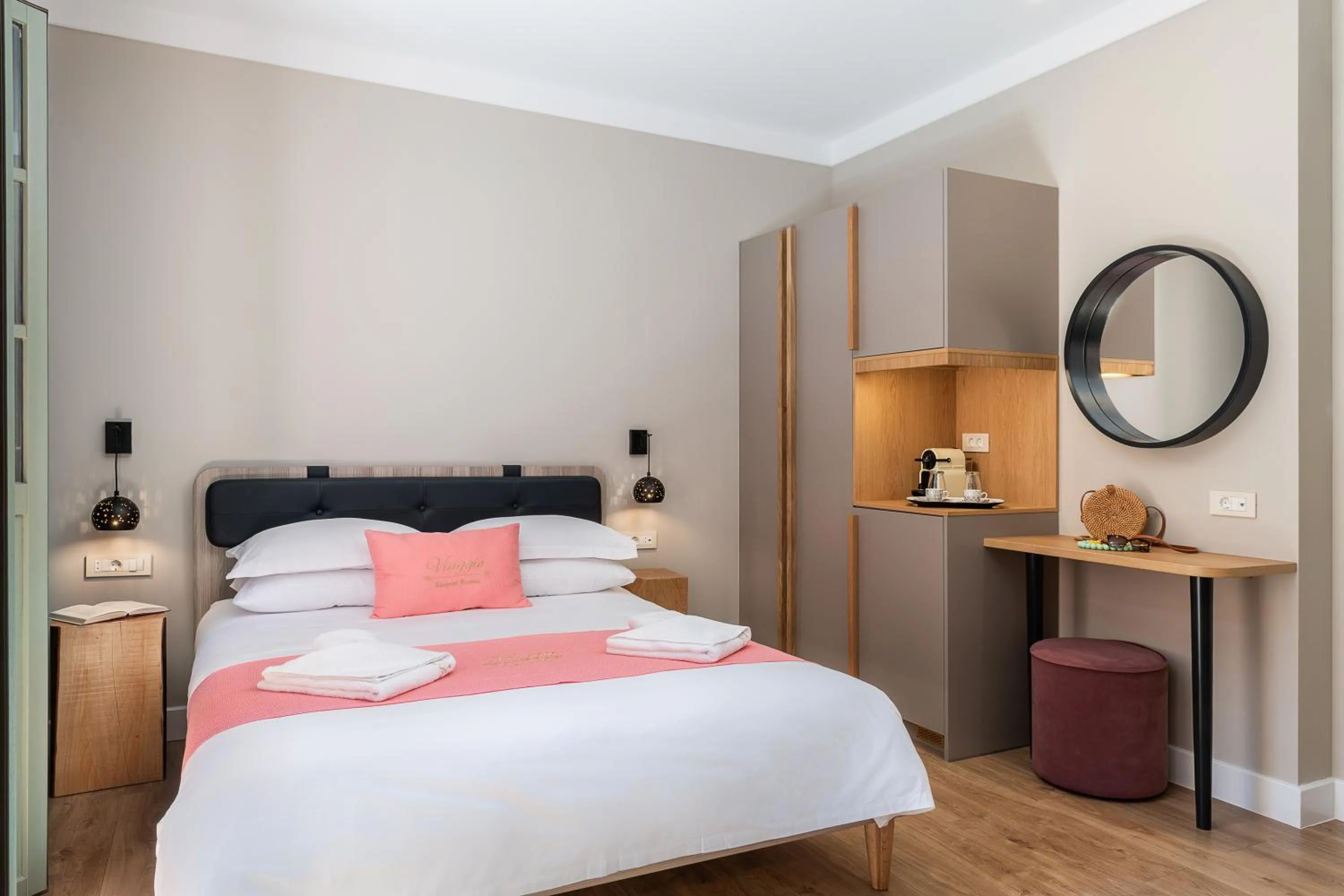 Photo of the whole room in Viaggio Elegant Rooms