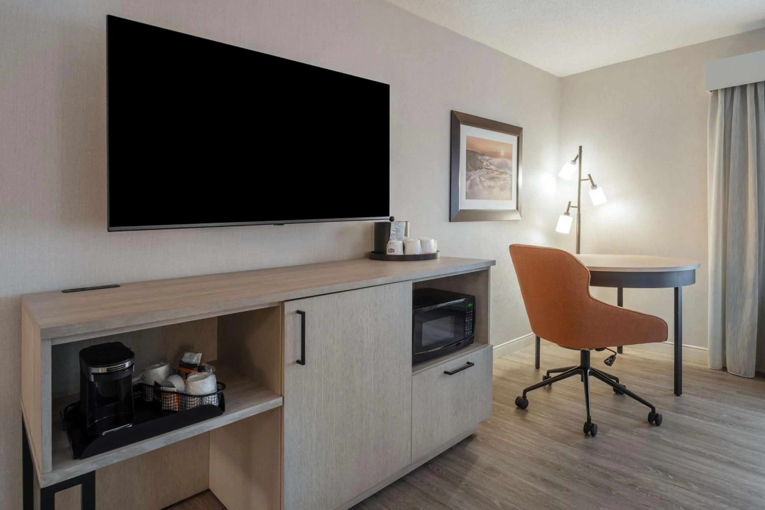 Living room in Hampton Inn & Suites by Hilton Moncton