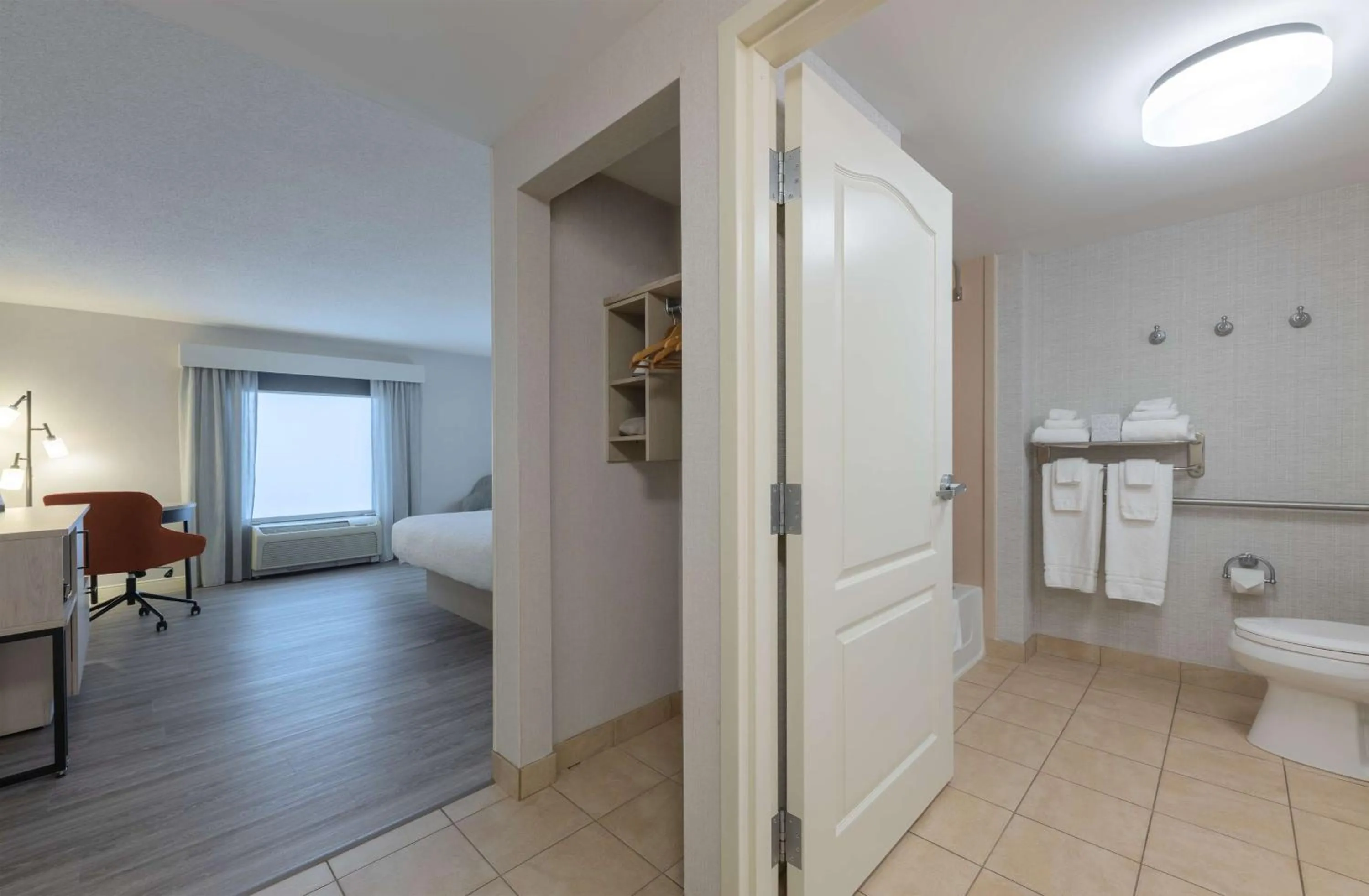 Bathroom, Bed in Hampton Inn & Suites by Hilton Moncton