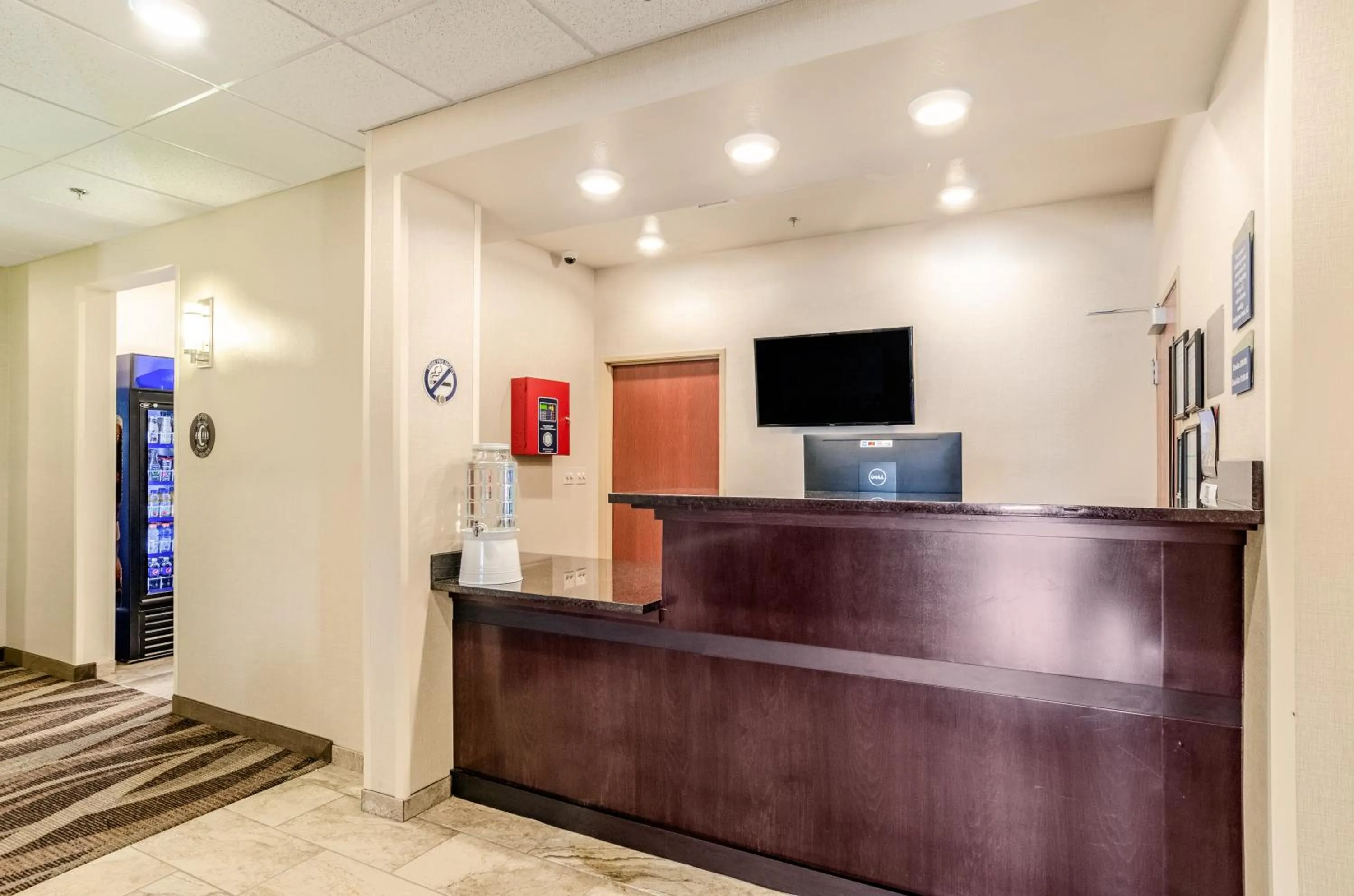 Lobby or reception in Cobblestone Hotel & Suites - Gering/Scottsbluff