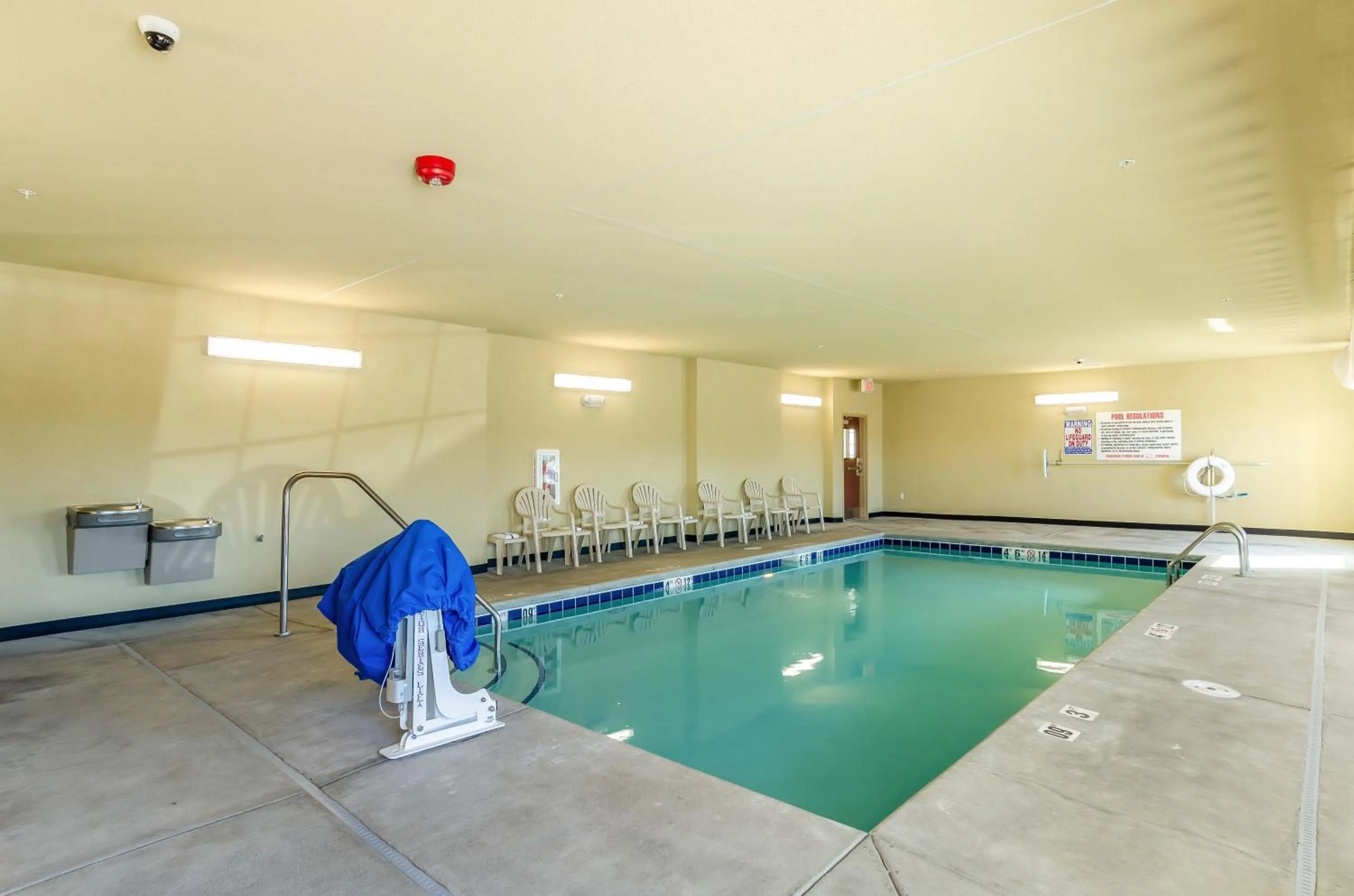 Swimming pool in Cobblestone Hotel & Suites - Gering/Scottsbluff