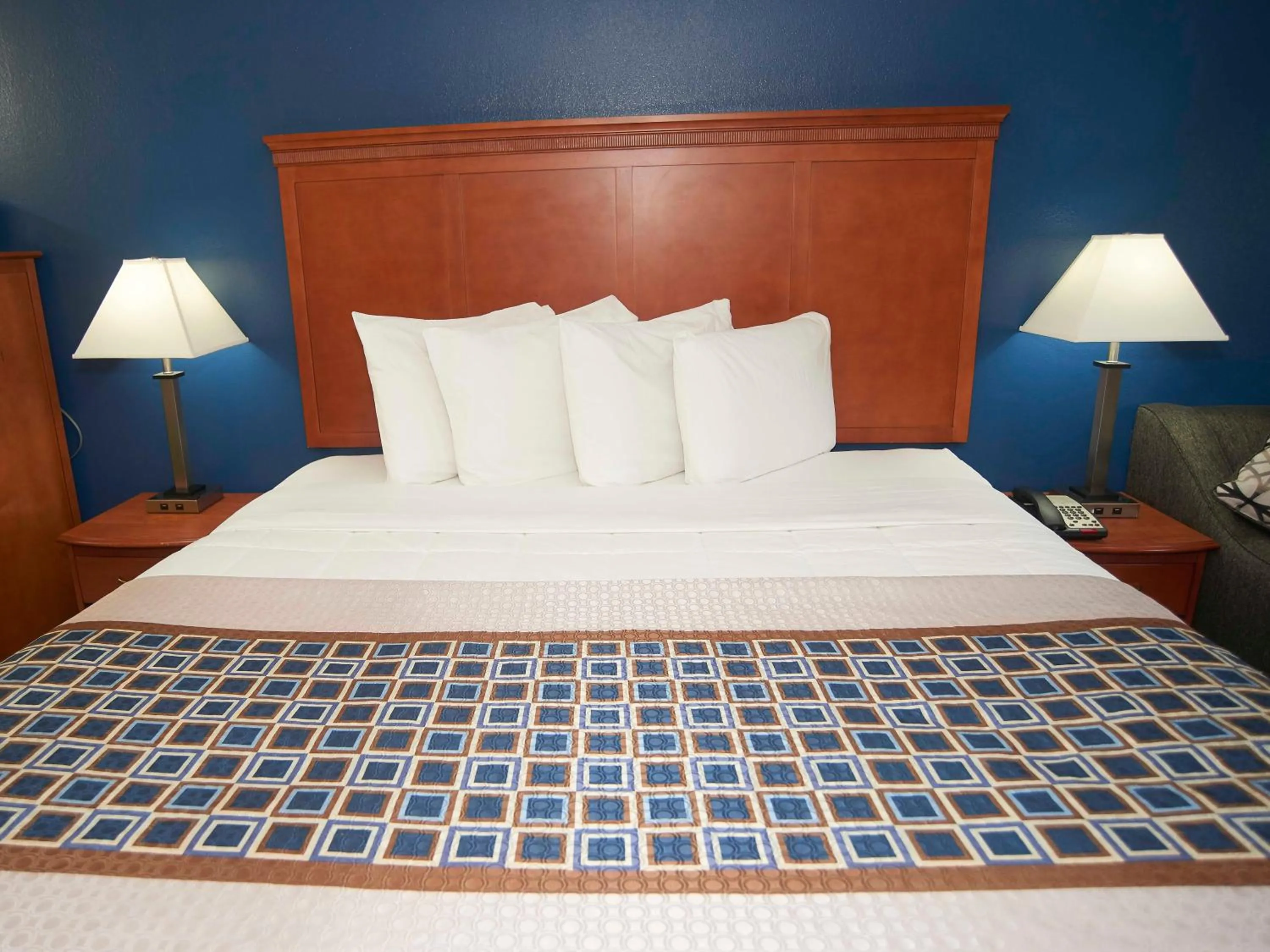 Bed in Swiss Chalets Village Inn