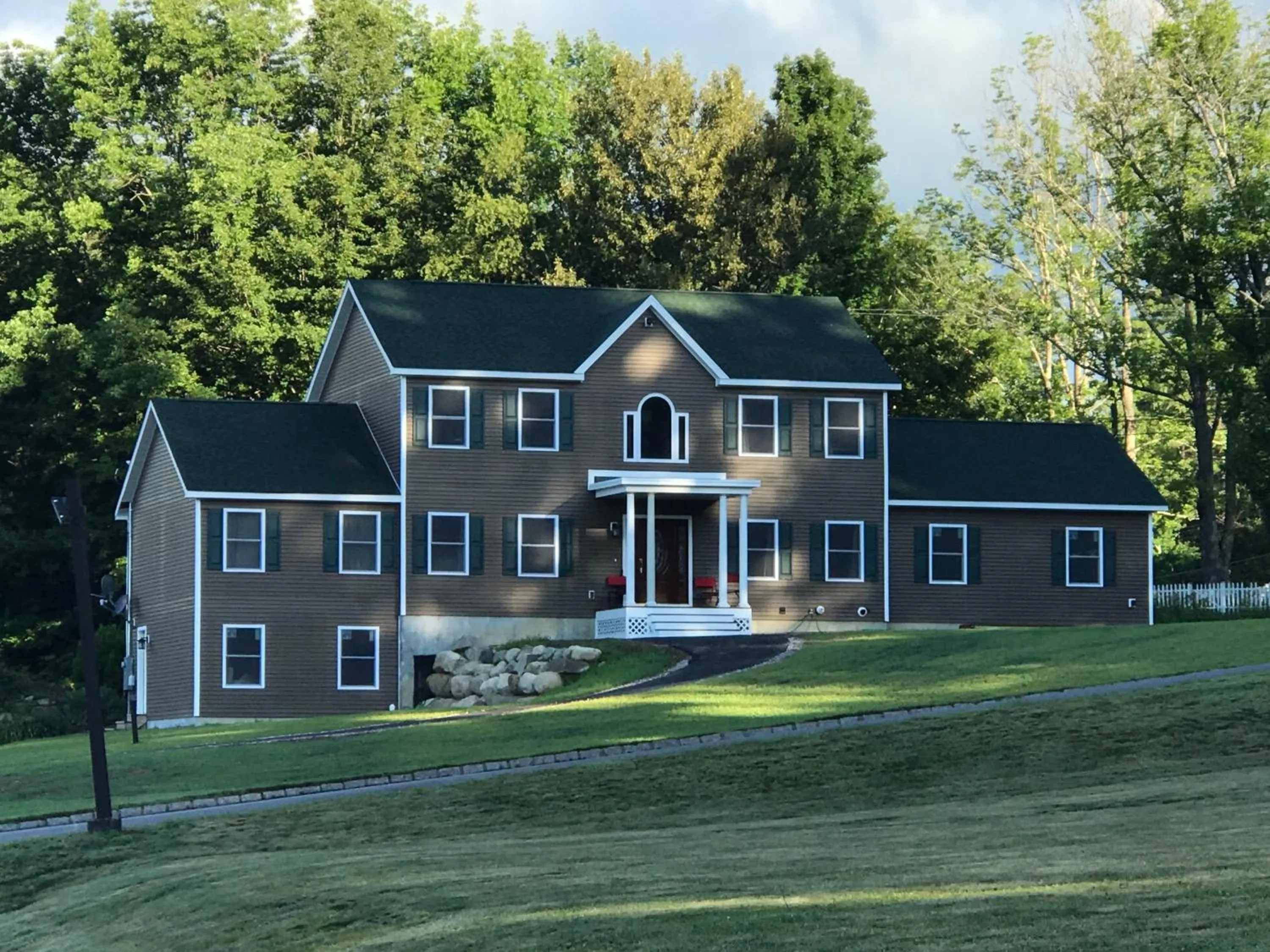 Property building in Swiss Chalets Village Inn