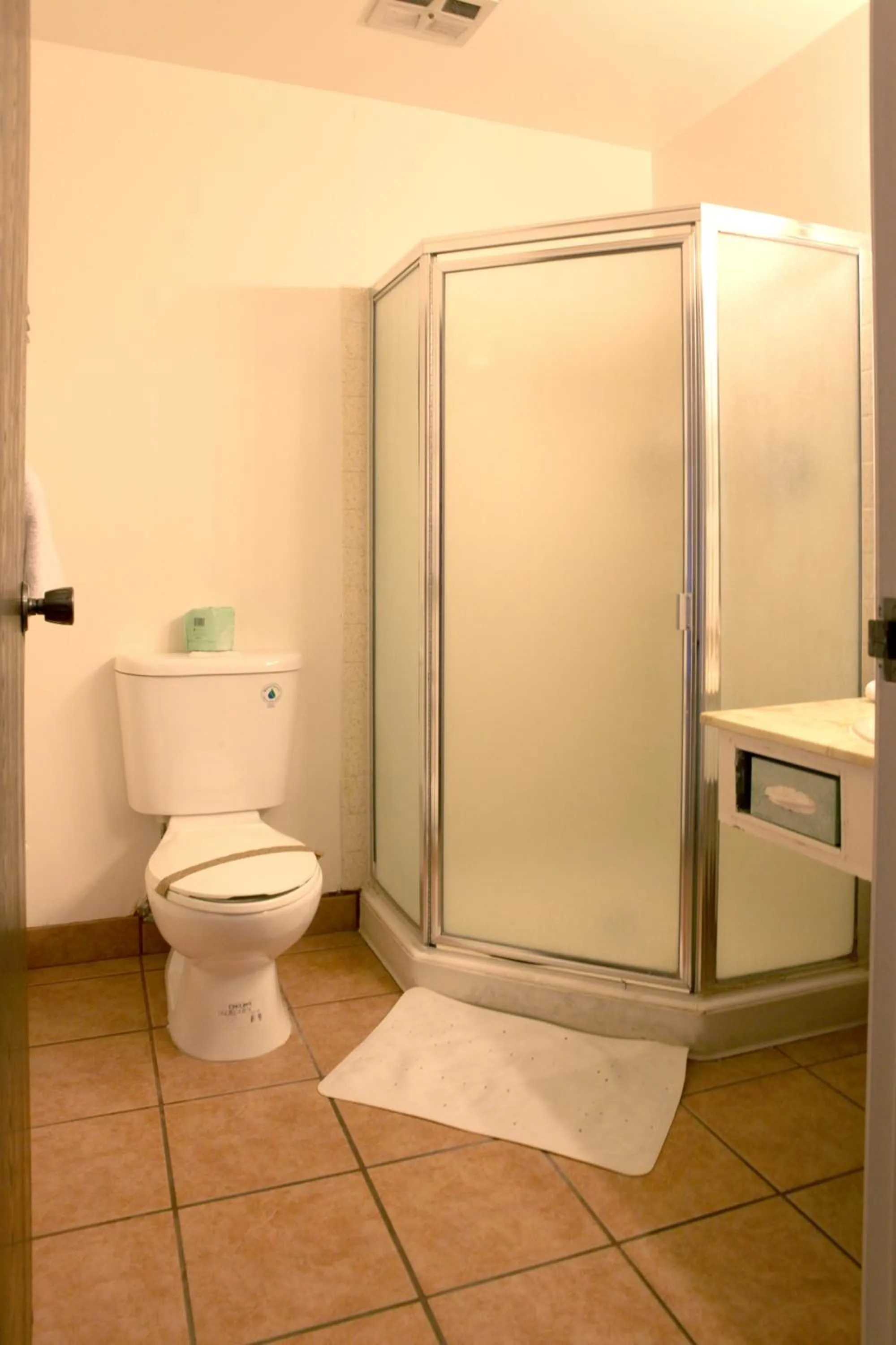 Bathroom in Granada Inn