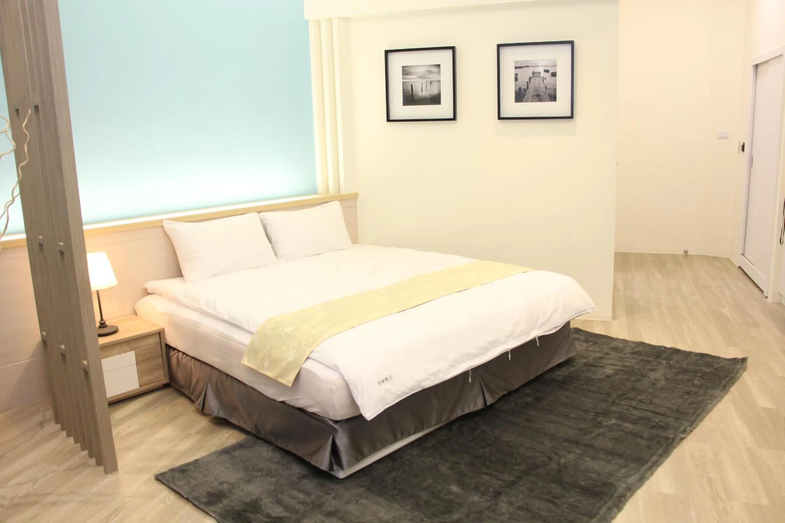 Photo of the whole room, Bed in 良辰暖居