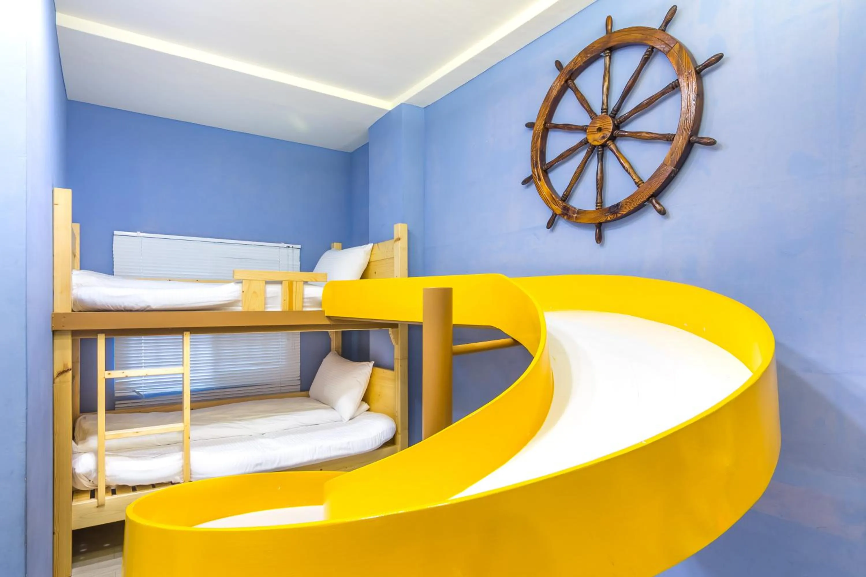 bunk bed, Bed in 良辰暖居