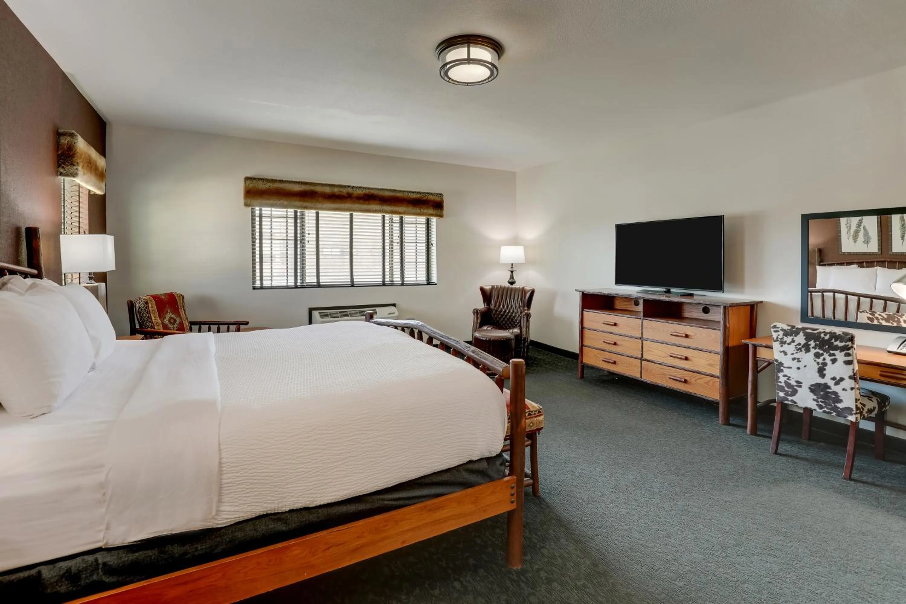 Bed in Stoney Creek Hotel Tulsa - Broken Arrow