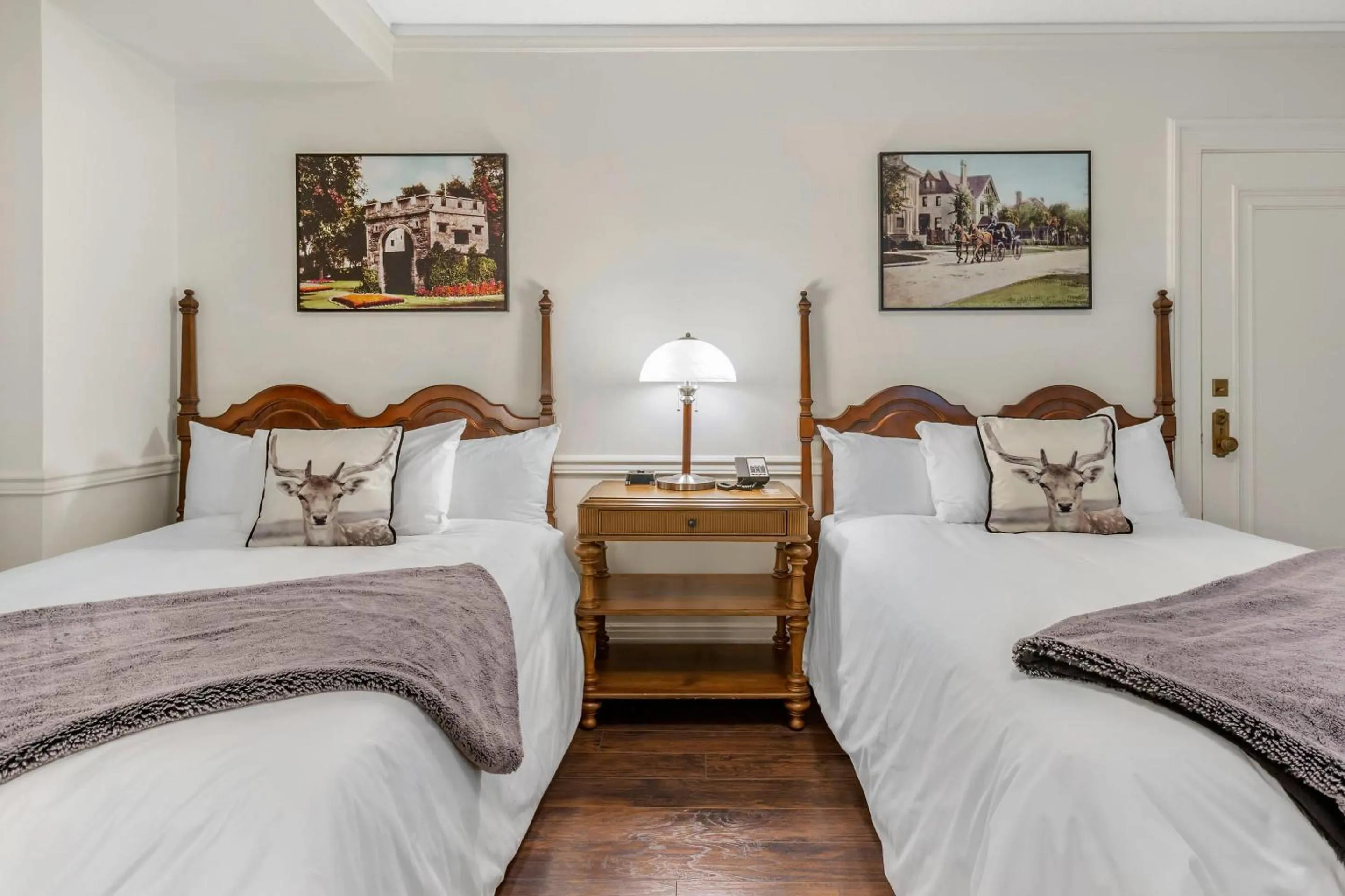 Bedroom, Bed in The Fort Garry Hotel, Spa and Conference Centre, an Ascend Collection Hotel