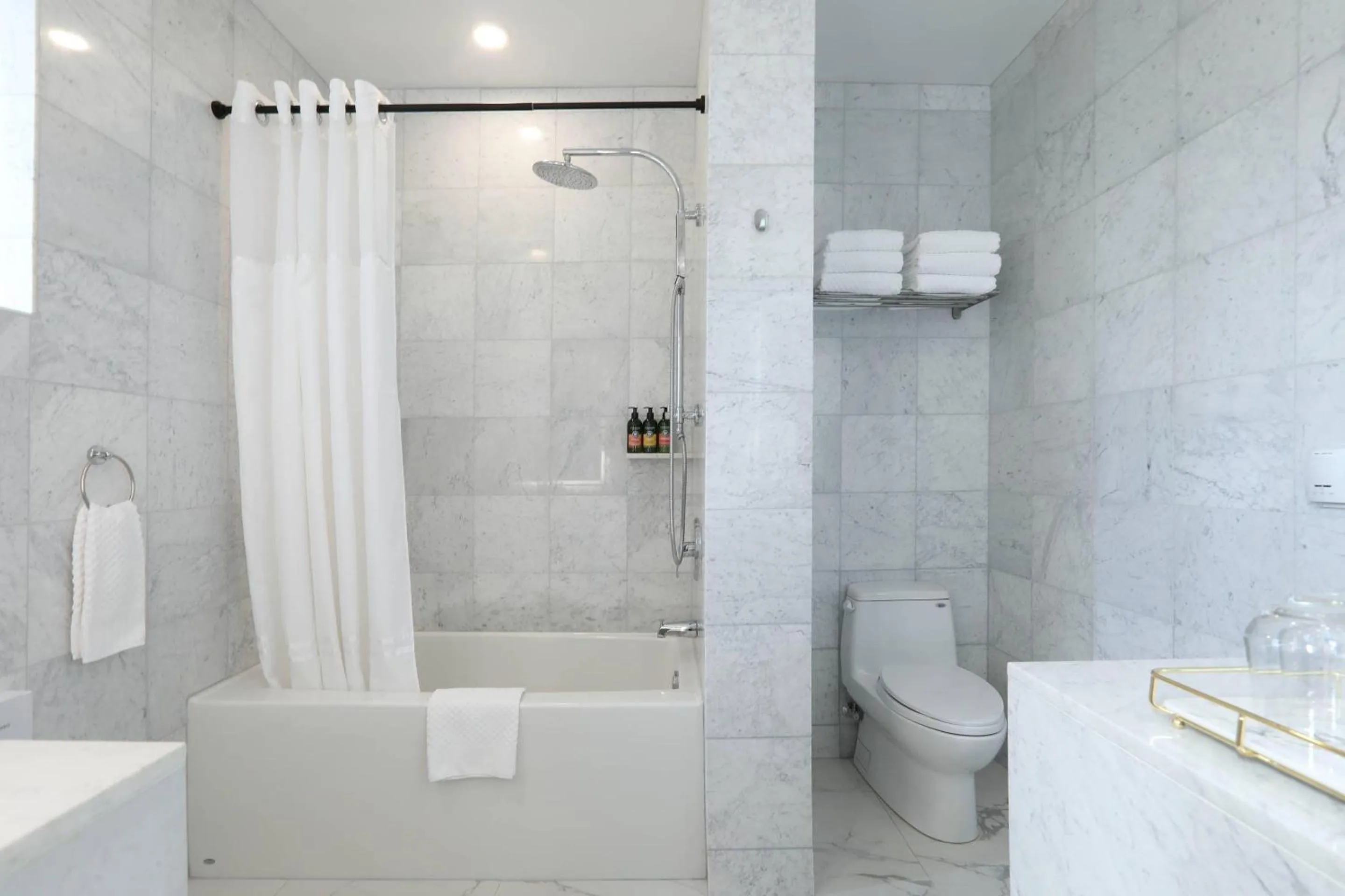 Bedroom in The Fort Garry Hotel, Spa and Conference Centre, an Ascend Collection Hotel