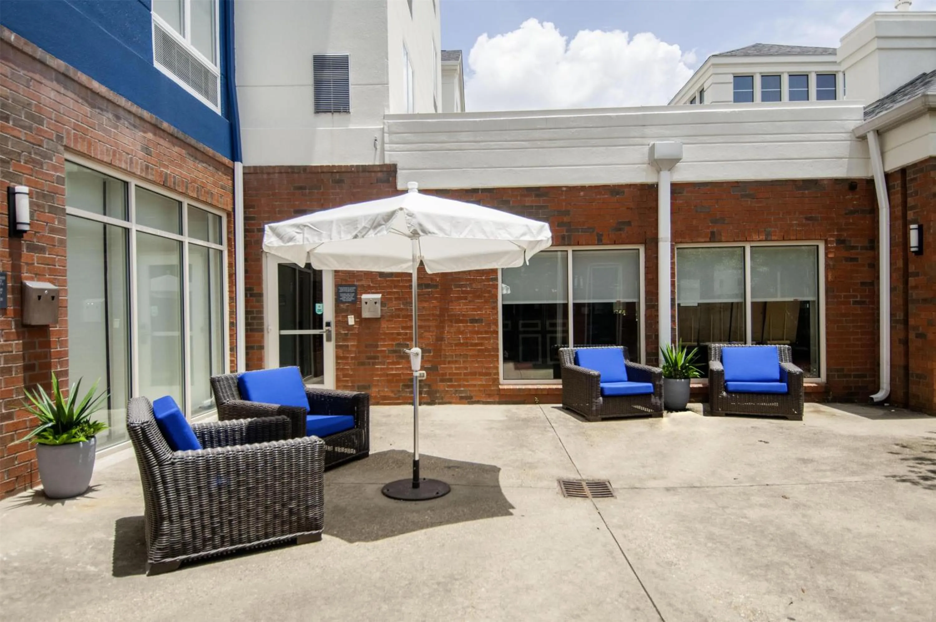 Patio in Hilton Garden Inn Hattiesburg