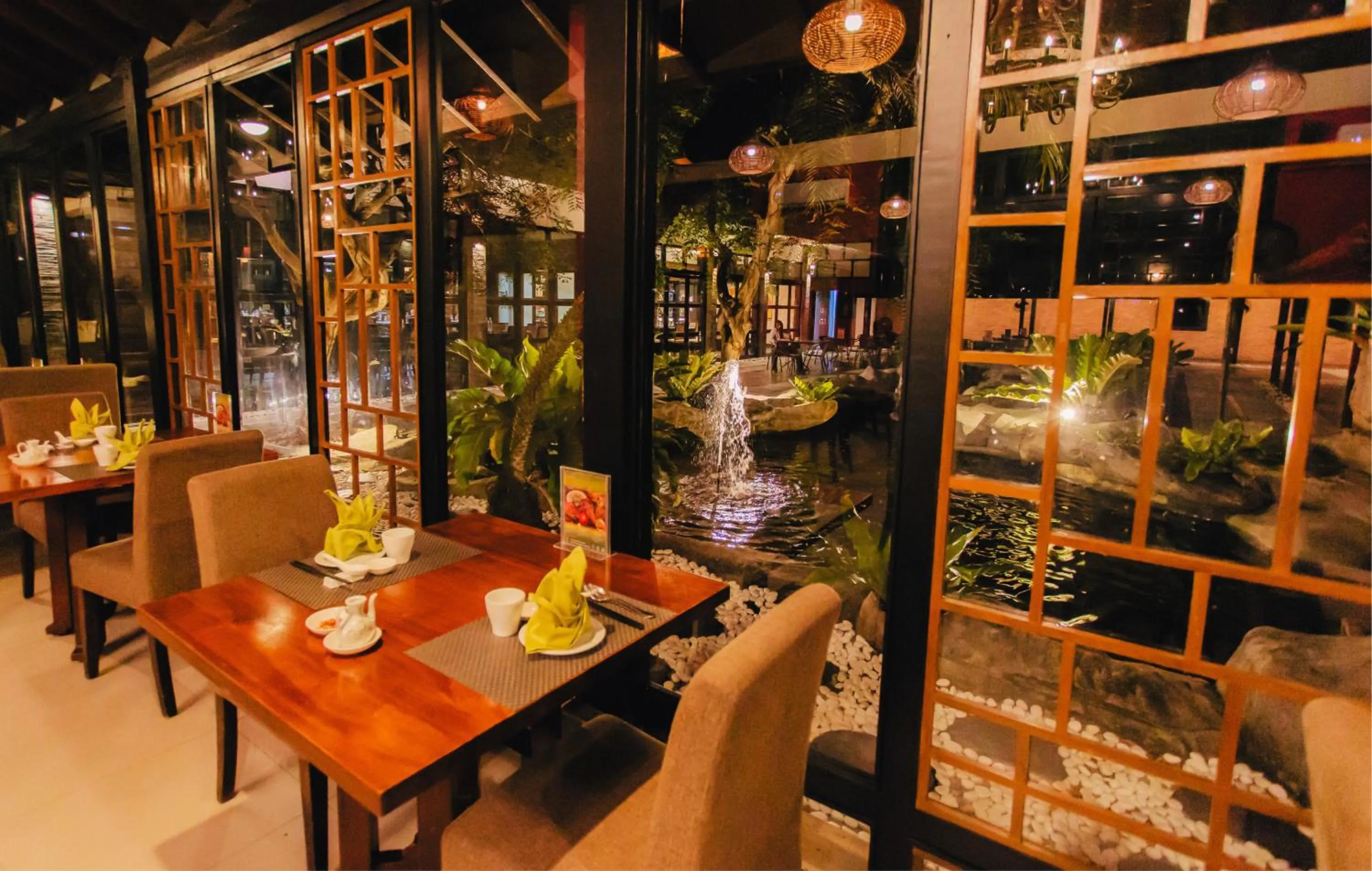 Restaurant/places to eat in Cyberview Resort & Spa