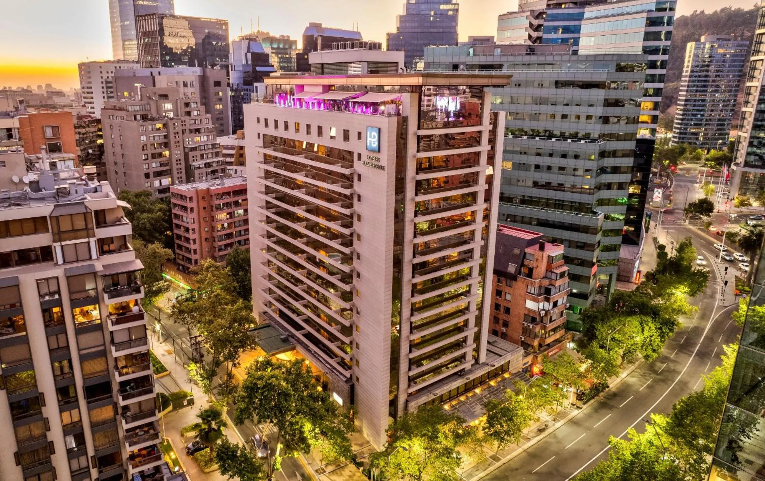 Property building in Plaza El Bosque Ebro